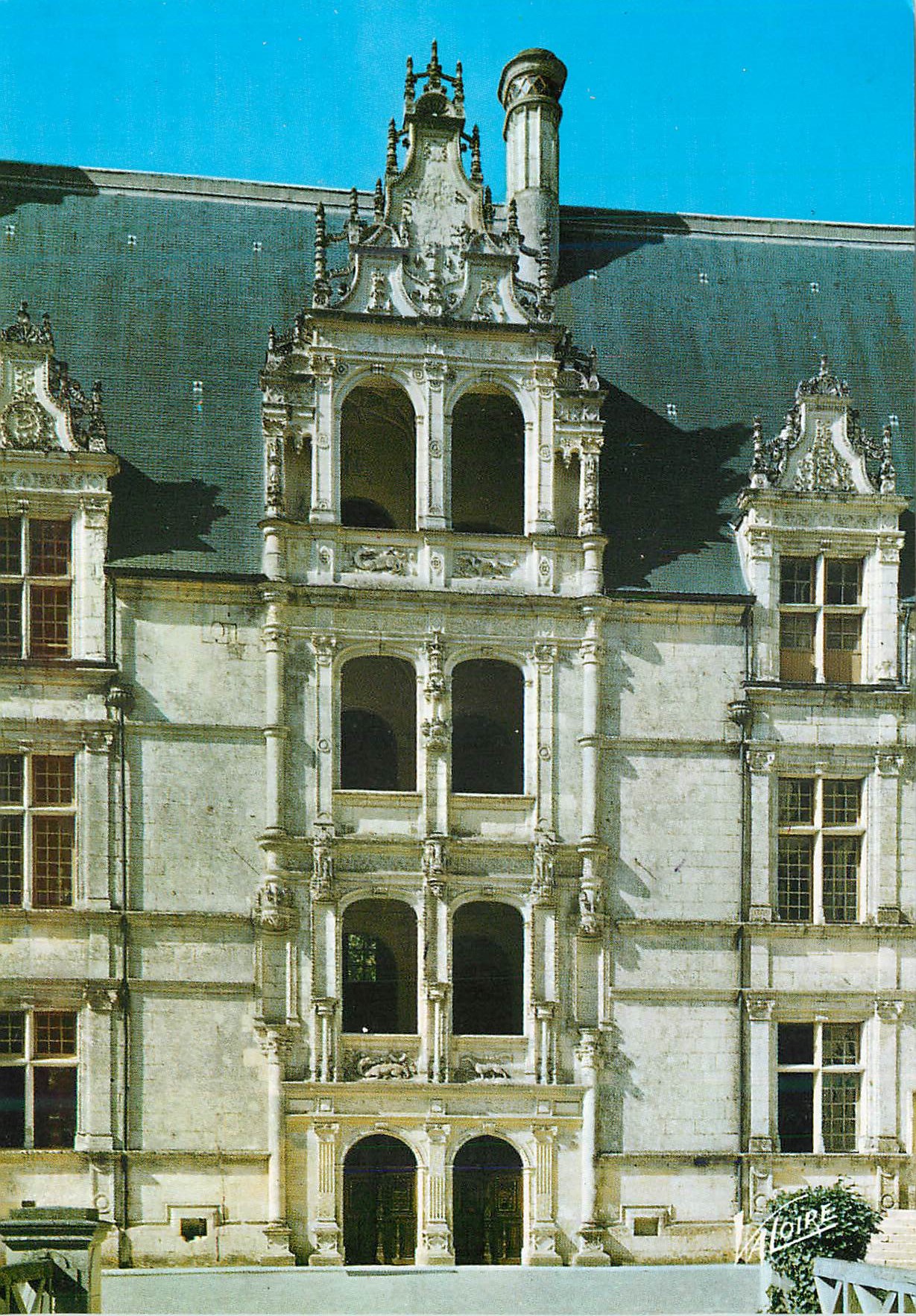 CPM Azay le Rideau (Indre et Loire) Les Merveilles du Val de Loire le Chateau (XVIe Siecle) Le Grand Escalier (Escalier 