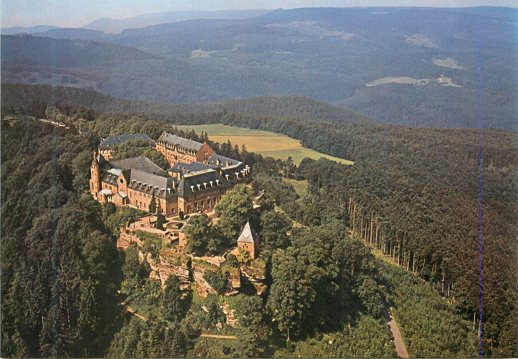 Schloss Hohenbaden — vue aérienne — éditeur non visible