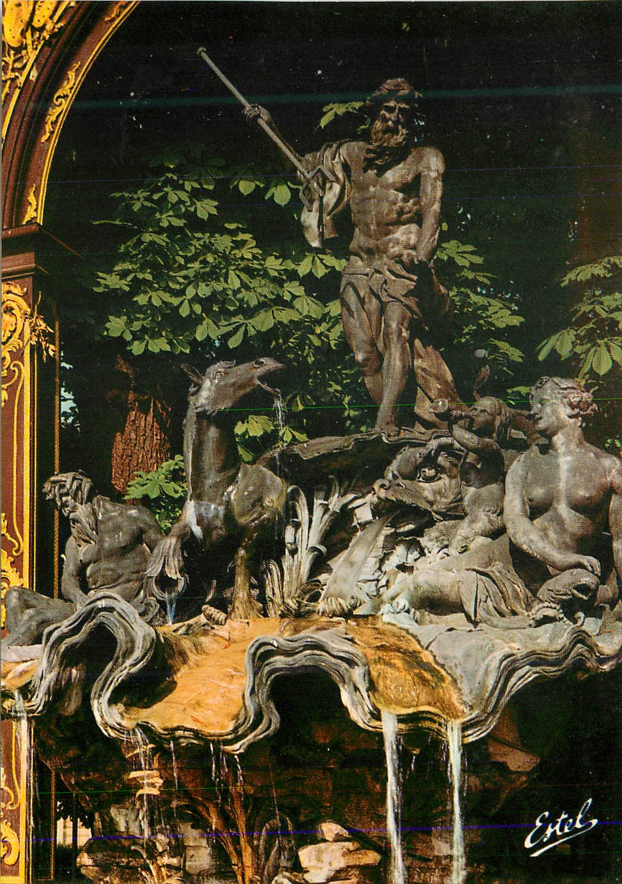 CPM Nancy (Meurthe et Moselle) PLace Stanislas (1752 1756) La Fontaine de Neptune due au Sculpteur nimois Barthelemy Gui