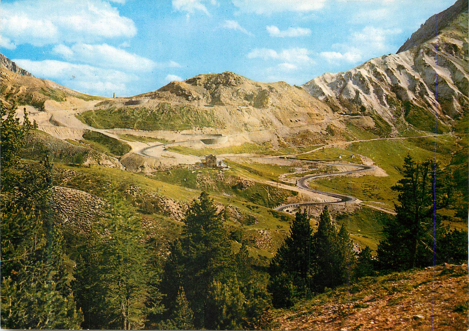 CPM Col d'Izoard (H A) Alt 2360 m Route des Grandes Alpes Le Refuge Napoleon et Sommet du Col