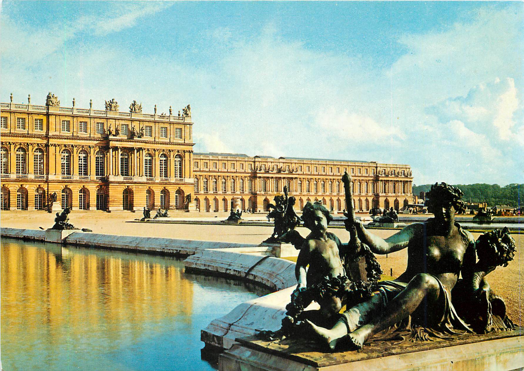 CPM Versailles Parterre d'Eau La Marne par Le Hongre