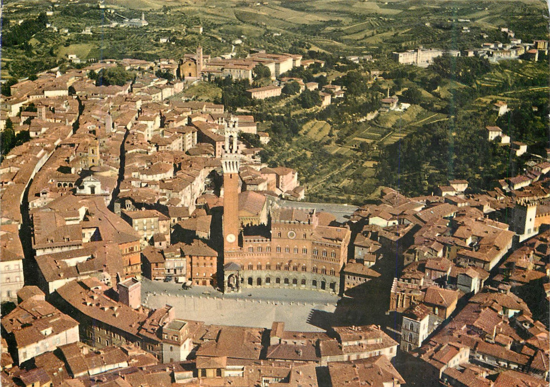 CPM Siena Vue aerinne Place il Campo