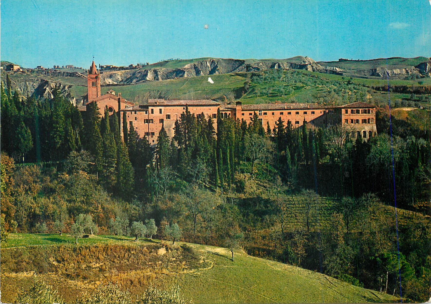CPM Abbaye de Monte OLiveto Maggiore (Sienne) Vue du Monastere Cote Ouest