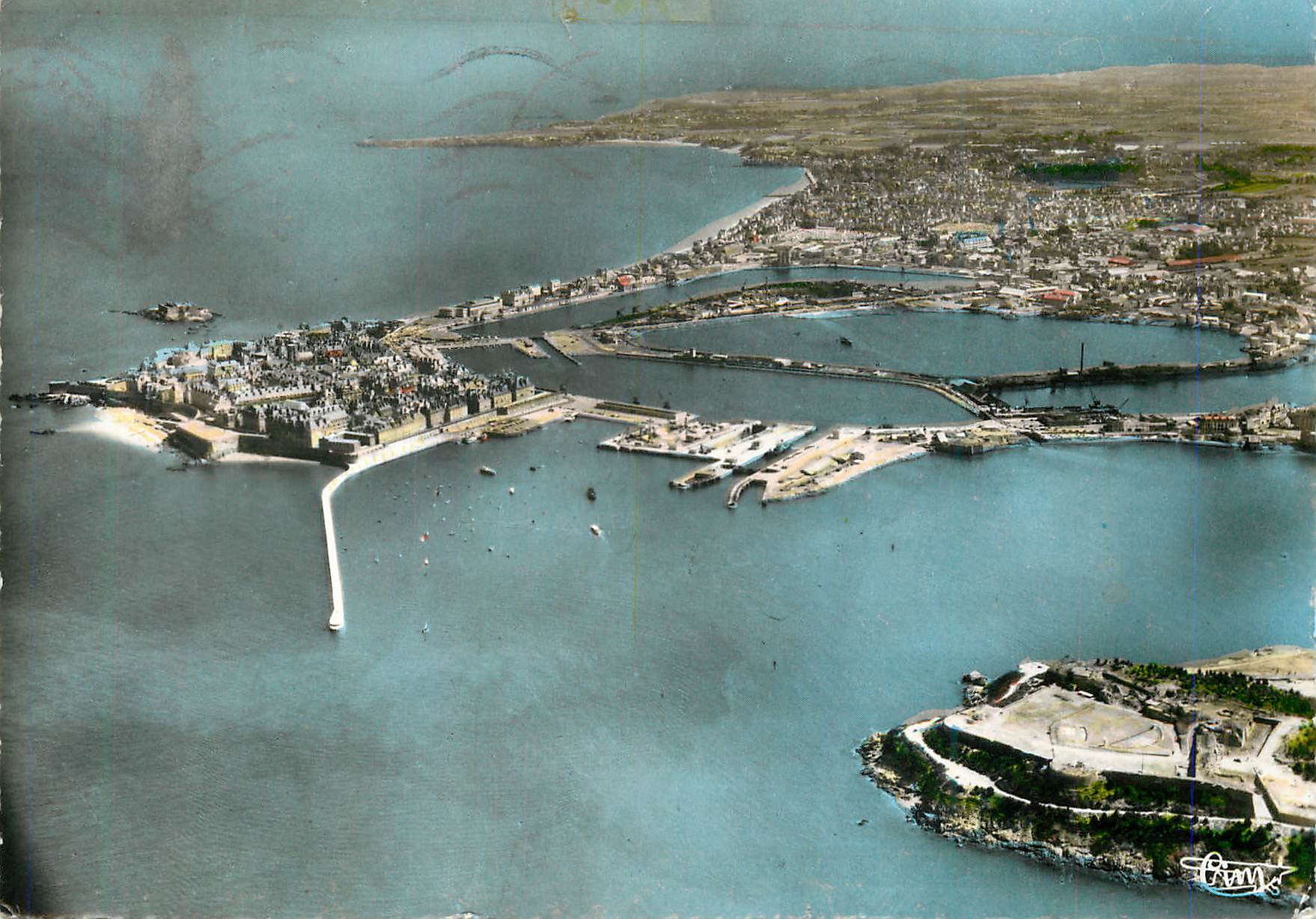 Vista aérea del puerto de Marsaxlokk — Malta — editor 'F. V. M.'