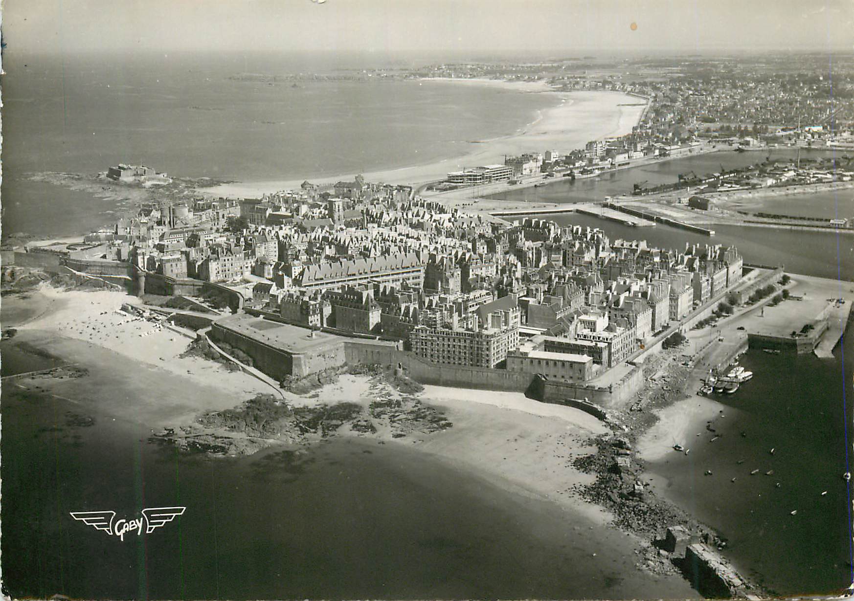 Vue aérienne de Saint-Malo — éditeur GAEY