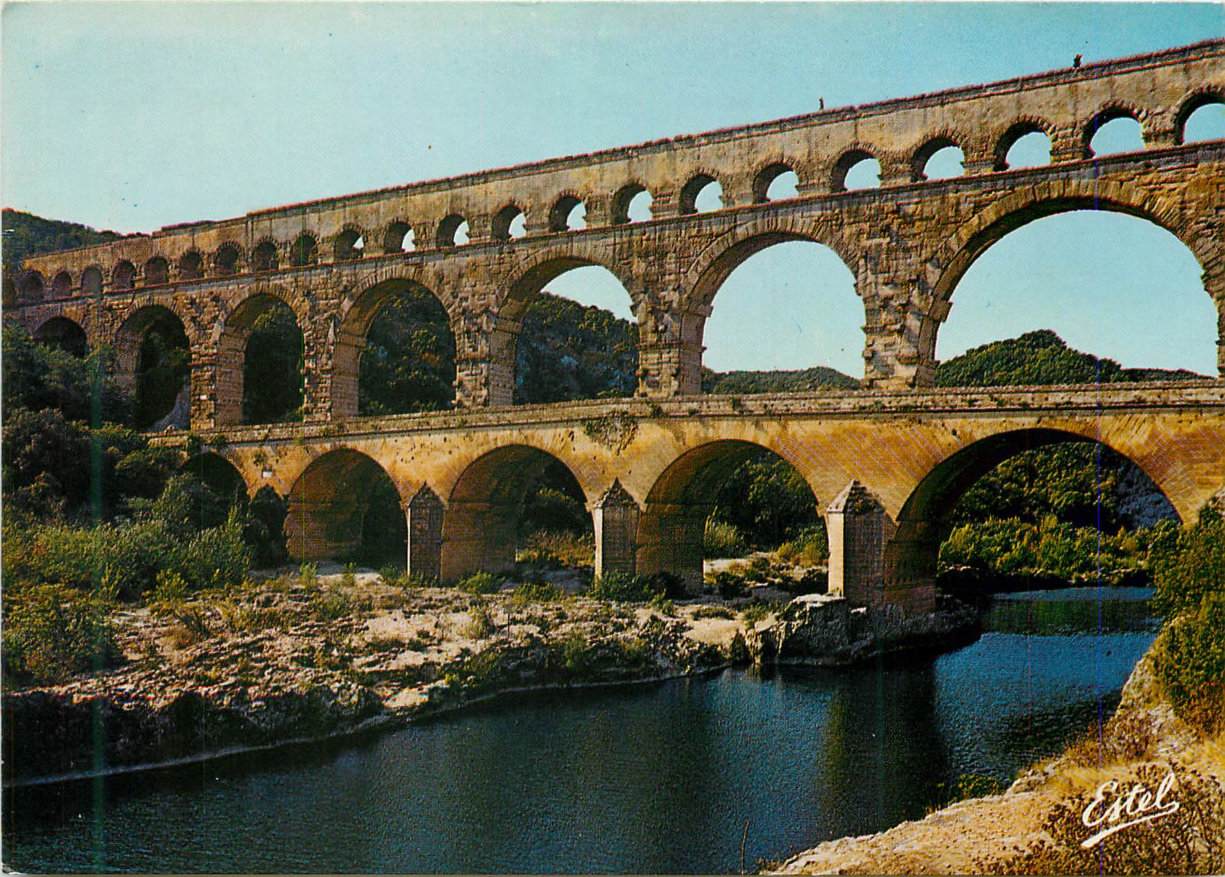 CPM Le Pont du Gard en Pays Romain