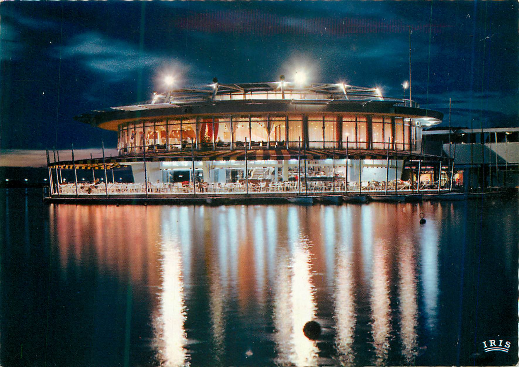 CPM Vichy Lac d'Allier La Rotonde la nuit