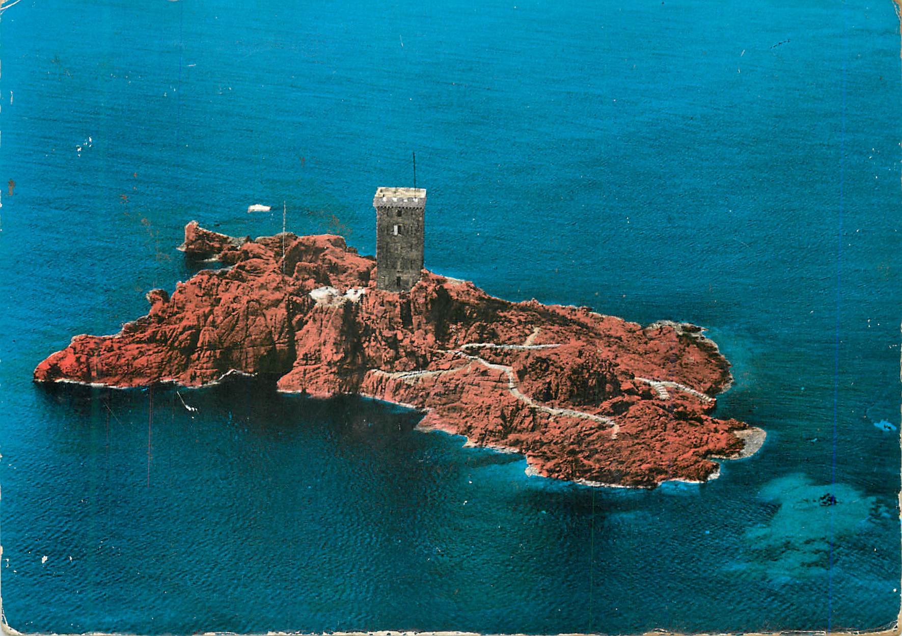 CPM Corniche d'Or Le Dramont L'Ile d'Or