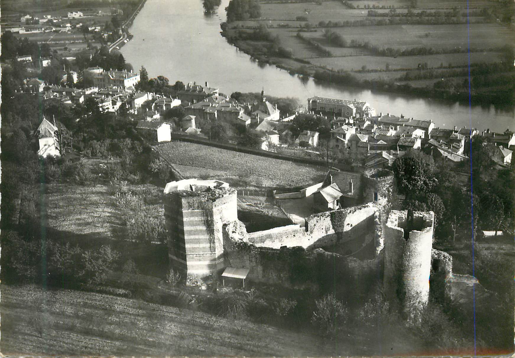 CPM Trevoux (Ain) Les Tours de l'Ancienne Forteresse La Ville et la Vallee de la Saone