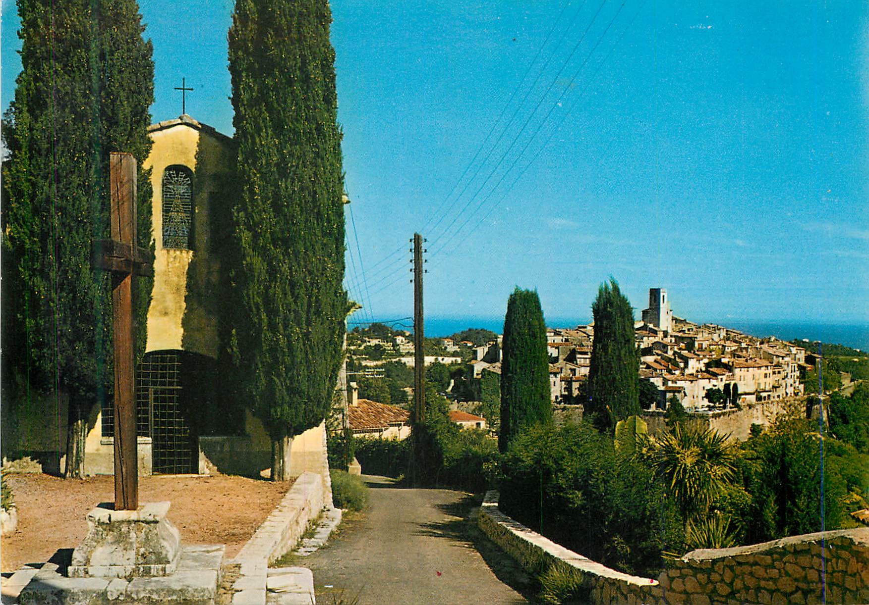 CPM Saint Paul de Vence Cote d'Azur Au fond la Mediterranee