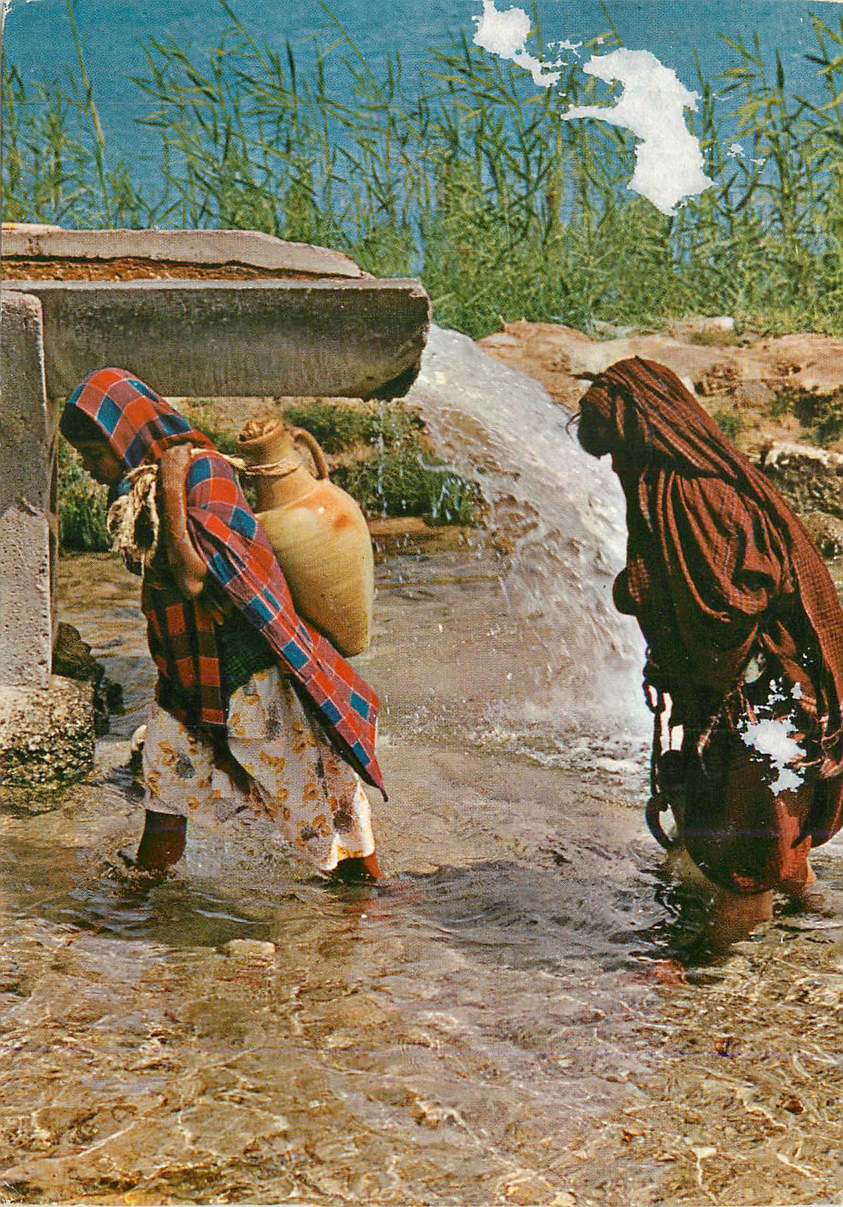 Femmes à la source — Égypte — Éditeur non visible