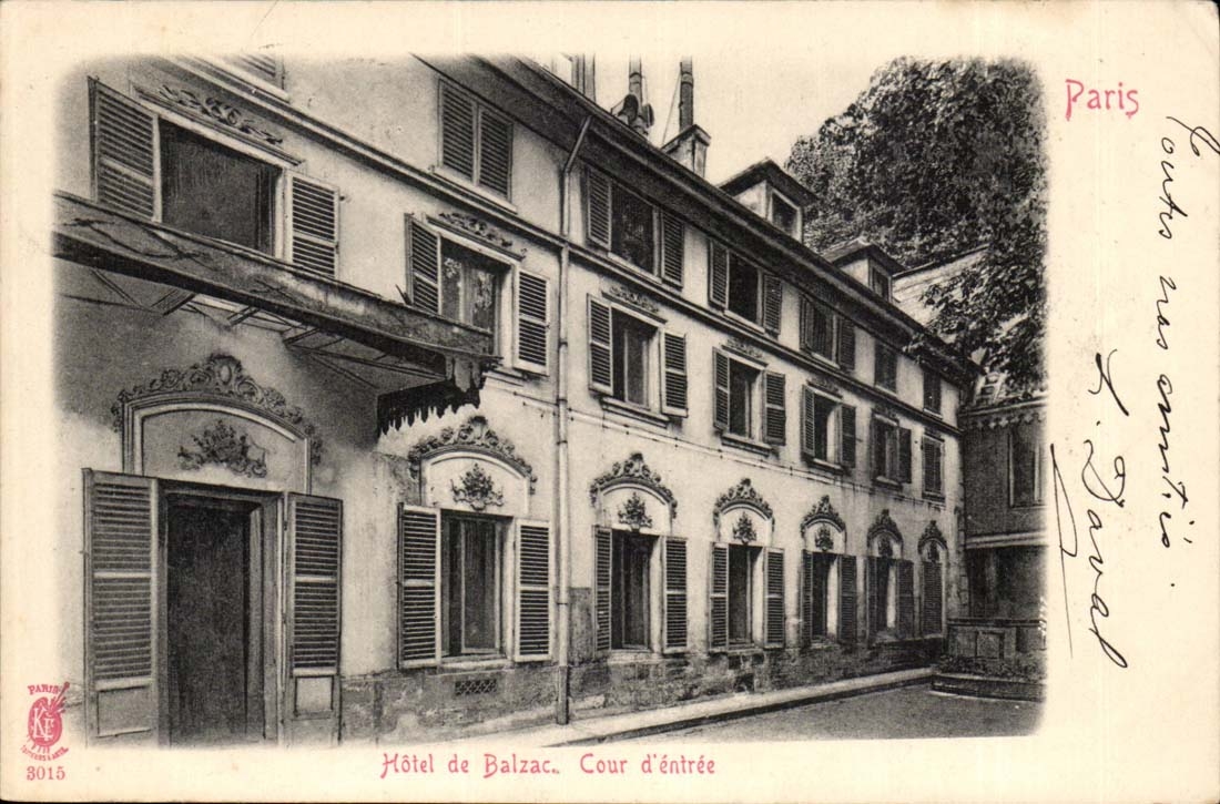 Paris CPA Hotel de Balzac Cour d'entree
