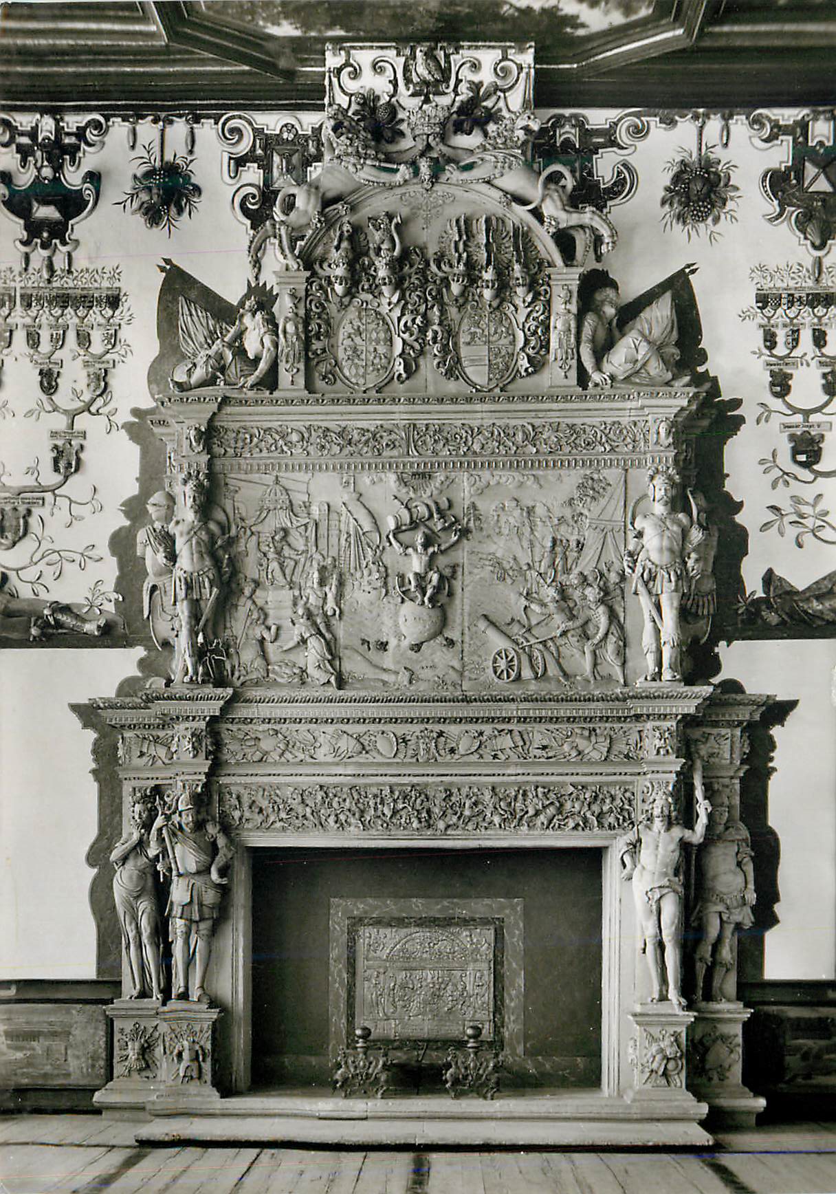 CPM Schloss Weikersheim Komin im Rittersaal