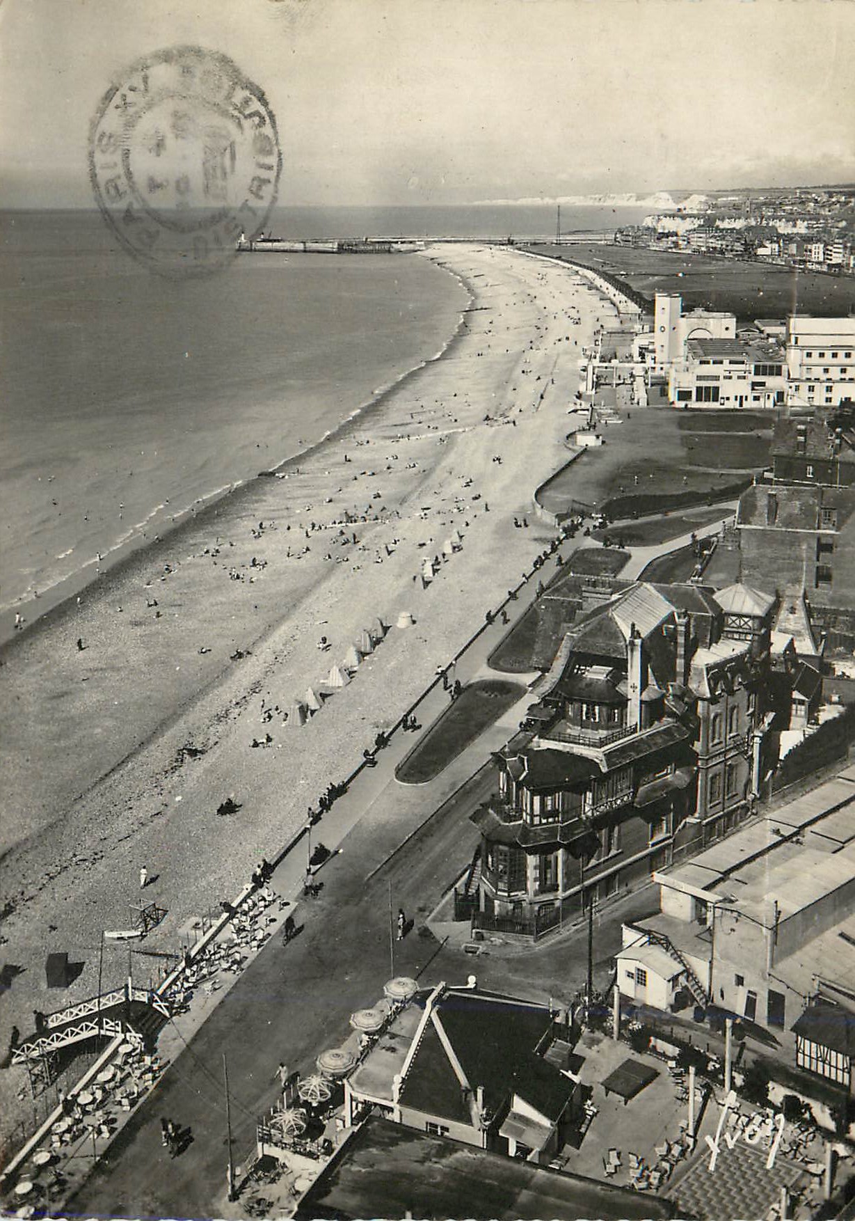 CPM Dieppe (Seine Inferieure) Vue Generale de la Plage