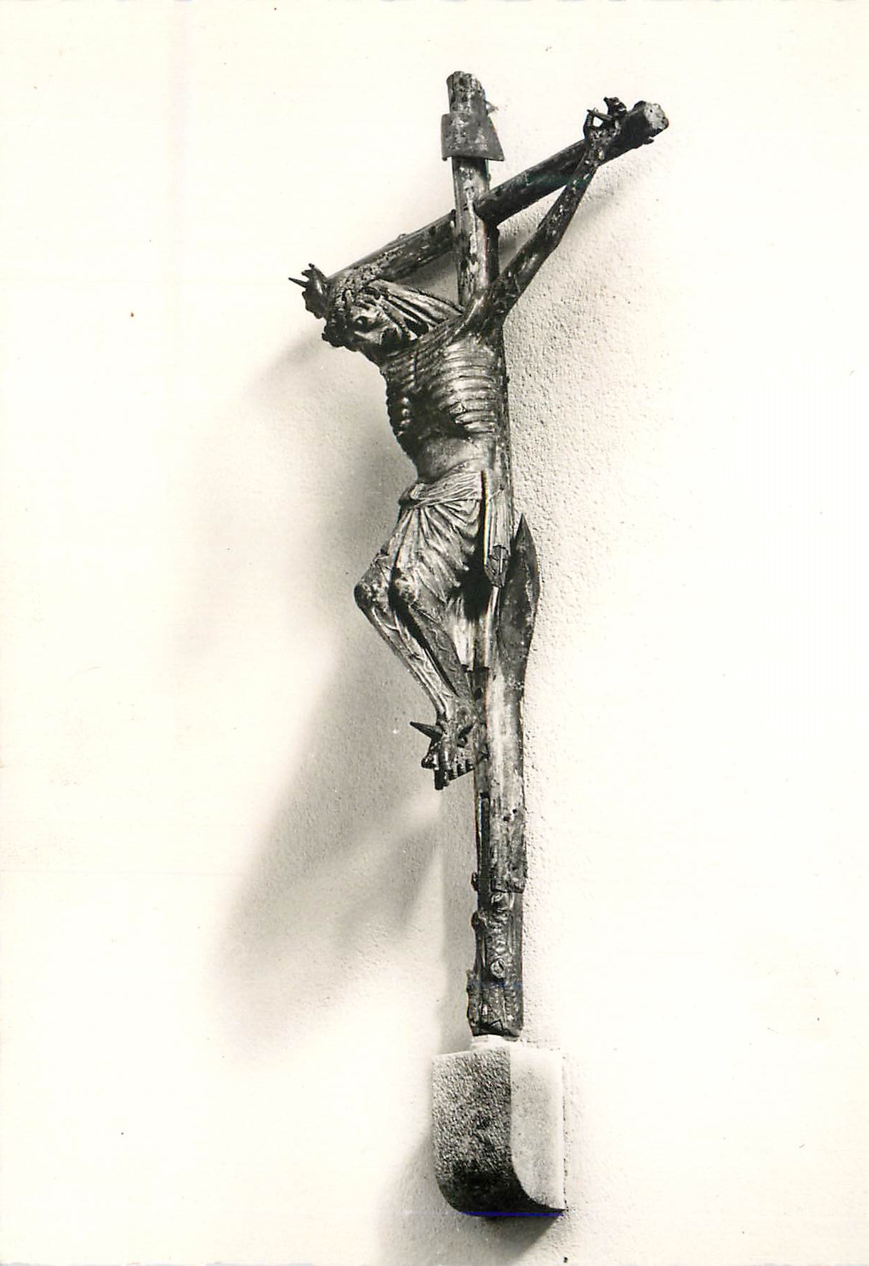 CPM Perpignan Cathedrale St Jean Baptiste (Christ en bois Sculpte 1307)