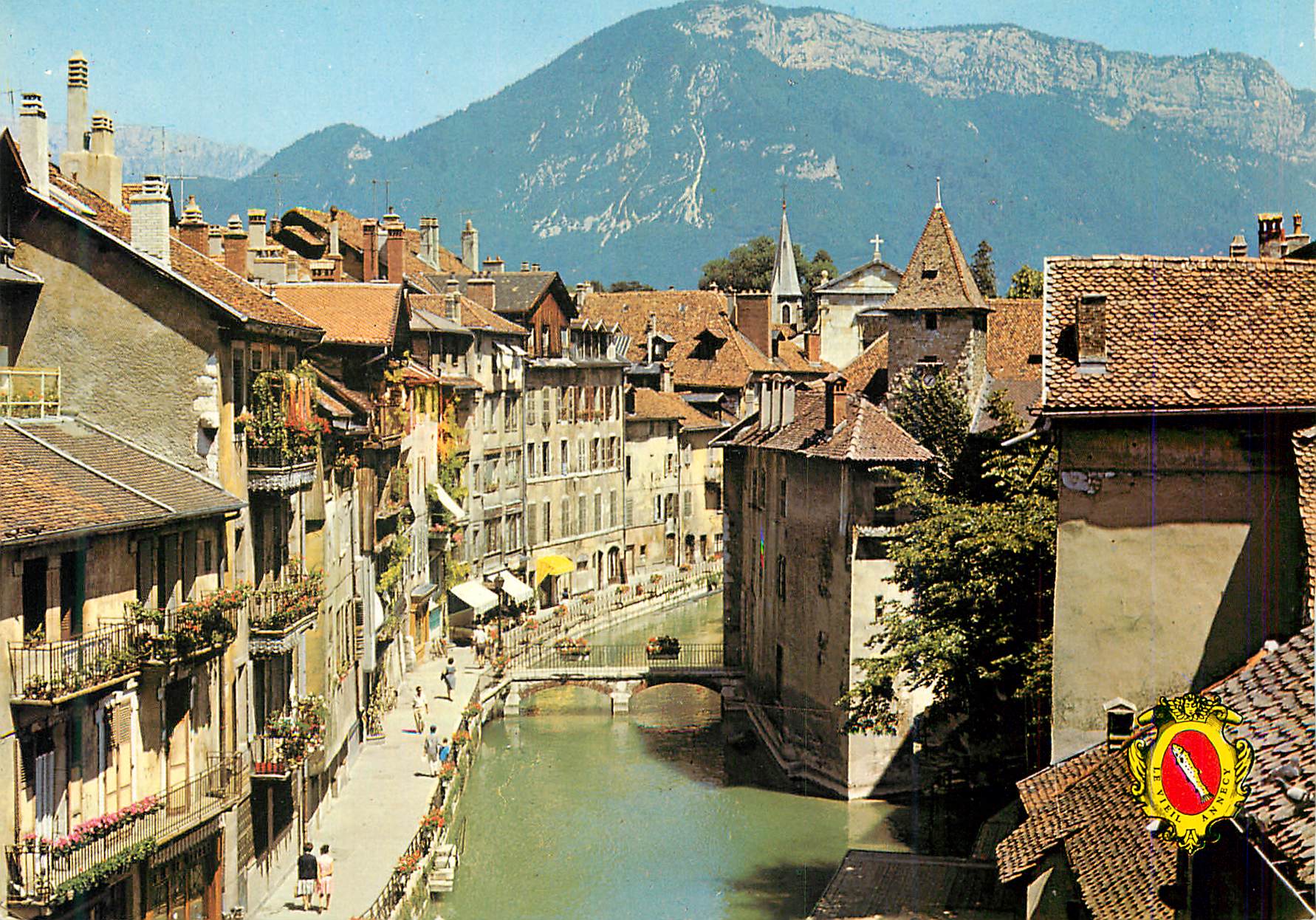 Château d'eau et canal à Grenoble — vue panoramique — éditeur non identifié