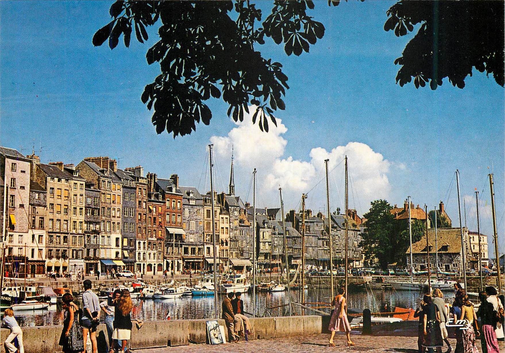 Le port de Honfleur — vue panoramique — éditeur non identifié