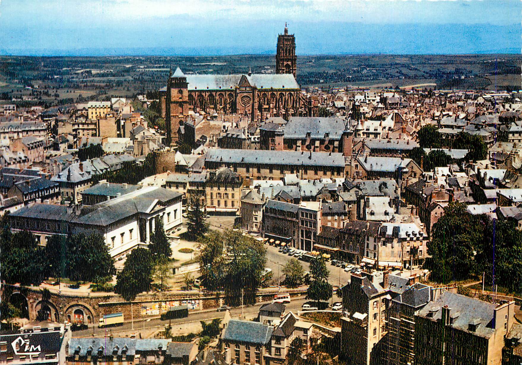 CPM Rodez (Aveyron) Vue aerienne sur le Palais de Justice et la Cathedrale