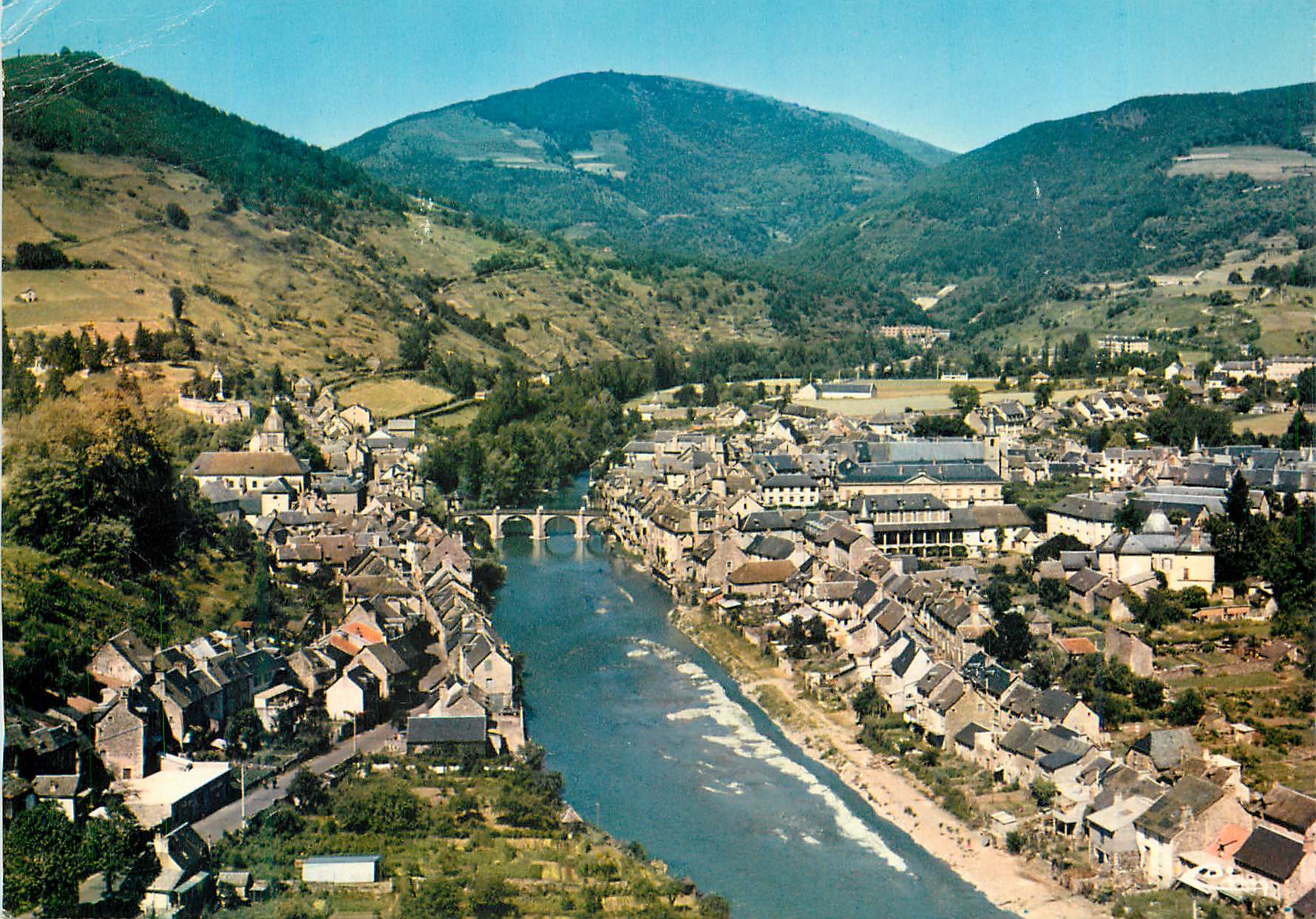 CPM St Geniez d'Olt (Aveyron) Vue Panoramique Aerienne