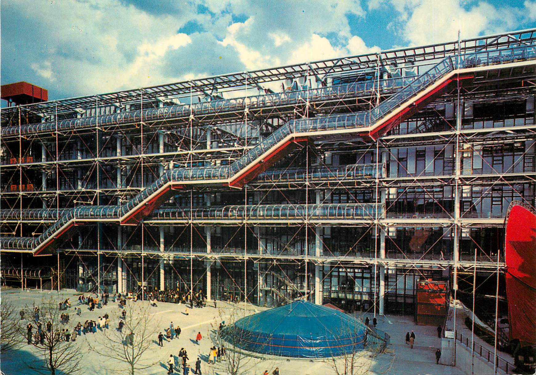 CPM Paris Georges Pompidou Centre National d'Art et de Culture