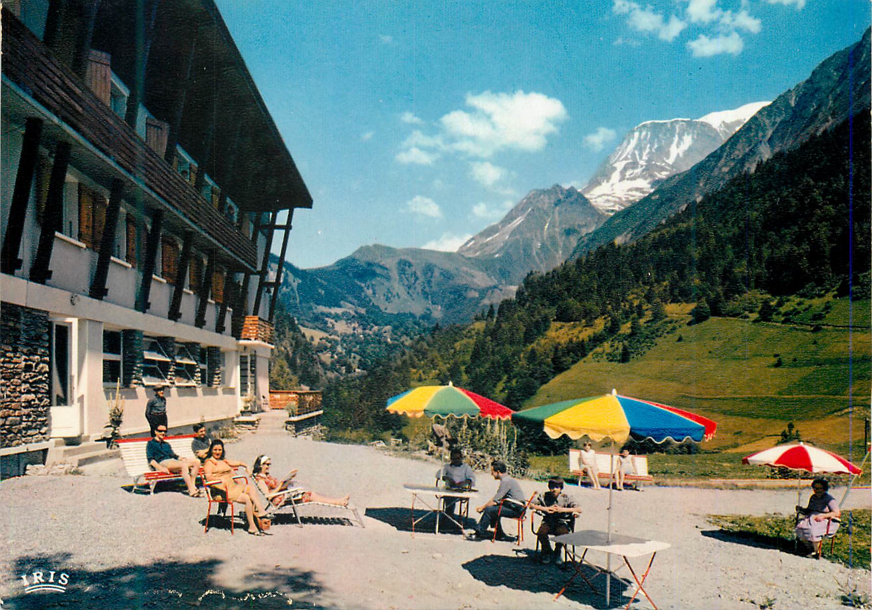 Hôtel Iris — Mont-Blanc en arrière-plan — éditeur IRIS
