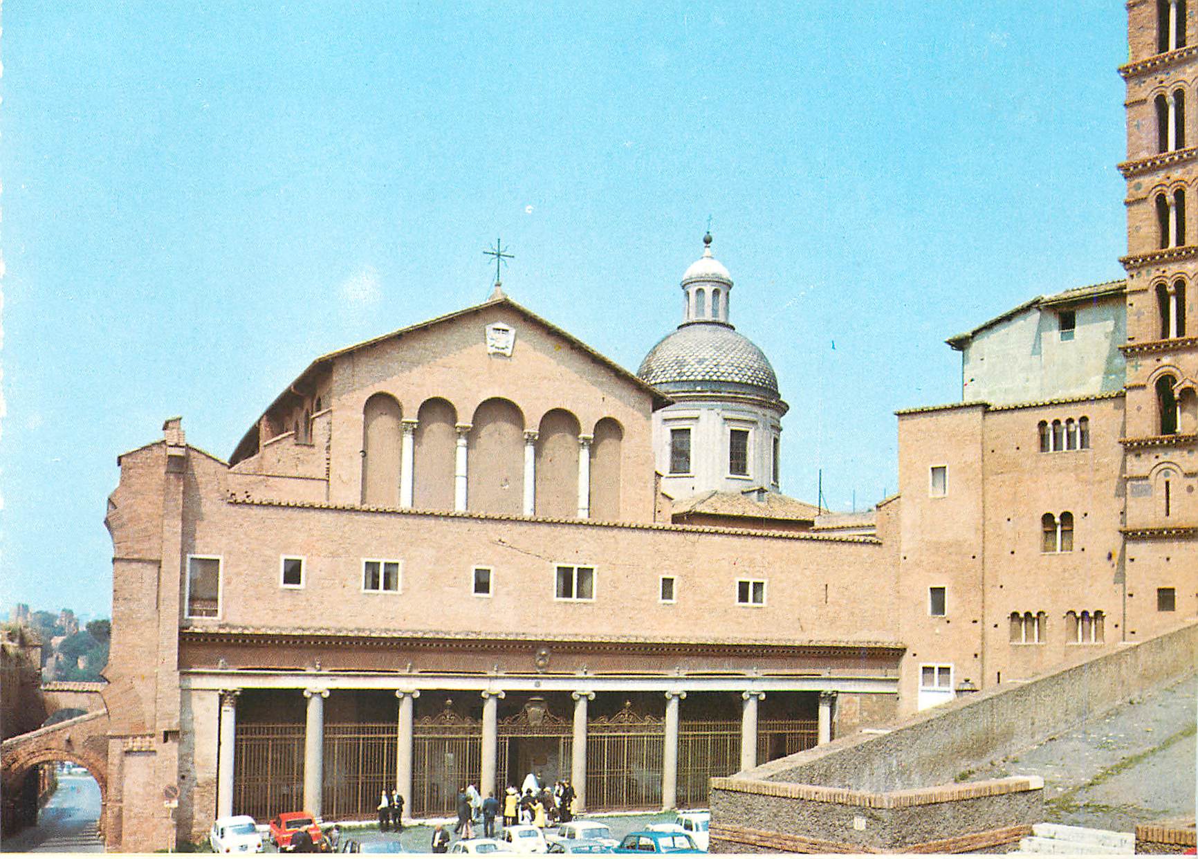 CPM Rome Basilique des Saints Jean et Paul sur le Celius A Gauche