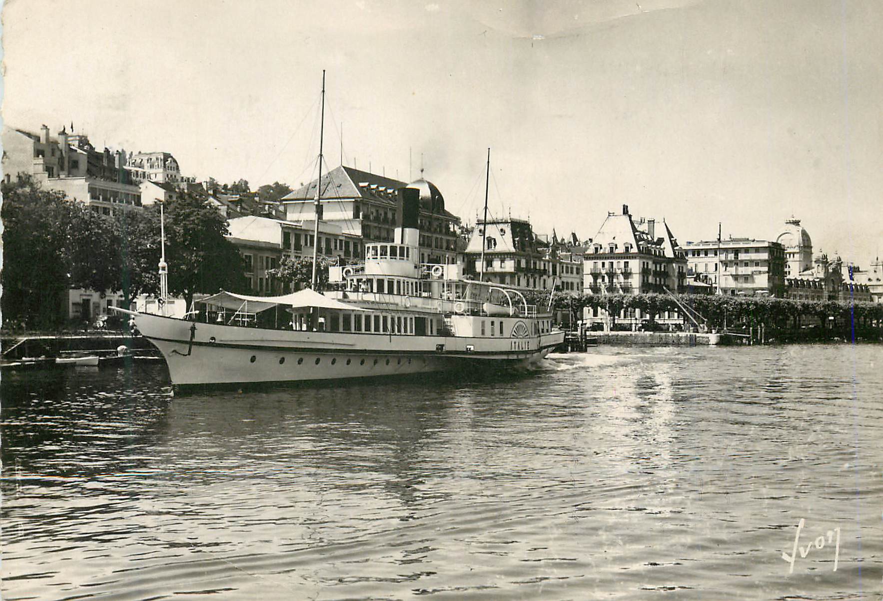 Bateau à vapeur sur la Seine — Paris — Juvon
