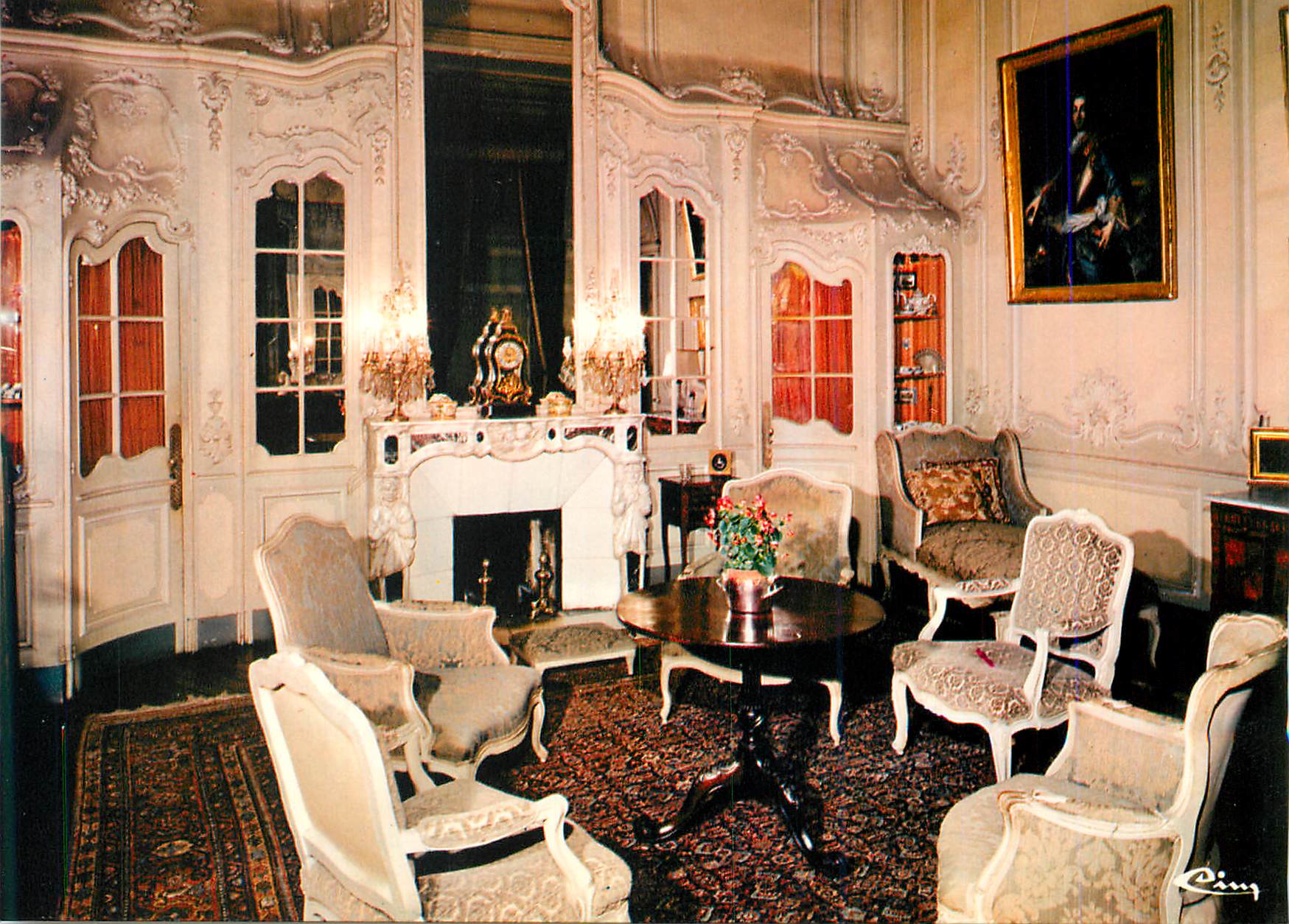 CPM Le Chateau des Marquis de Barbentane (XVIIe S) La Provence Touristque Le Petit  Salon Vitrines Rococos