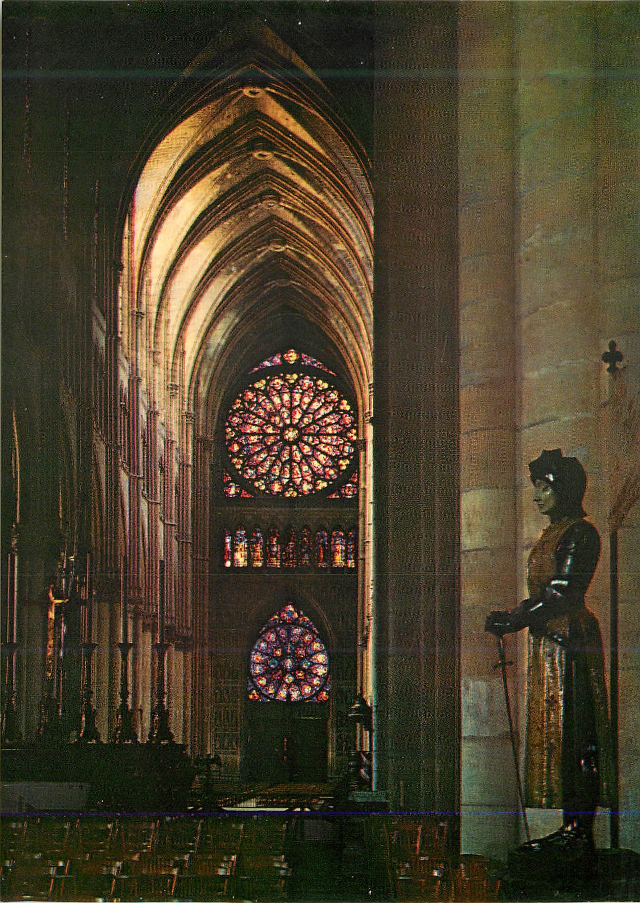 CPM Cathedrale de Reims (Marne) XIIIe Siecle la Nef et les Roses Ouest