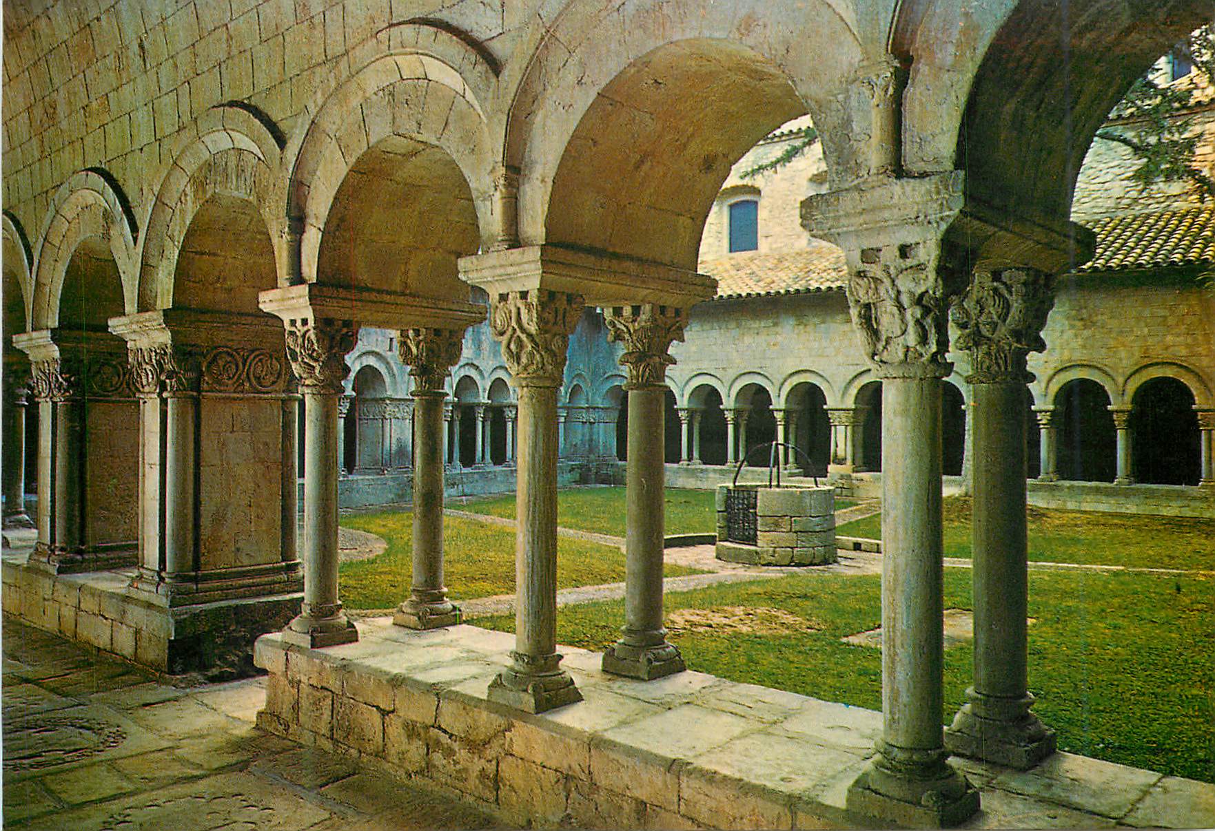 CPM Gerona Cloitre Roman de la Cathedrale XIIe Siecle