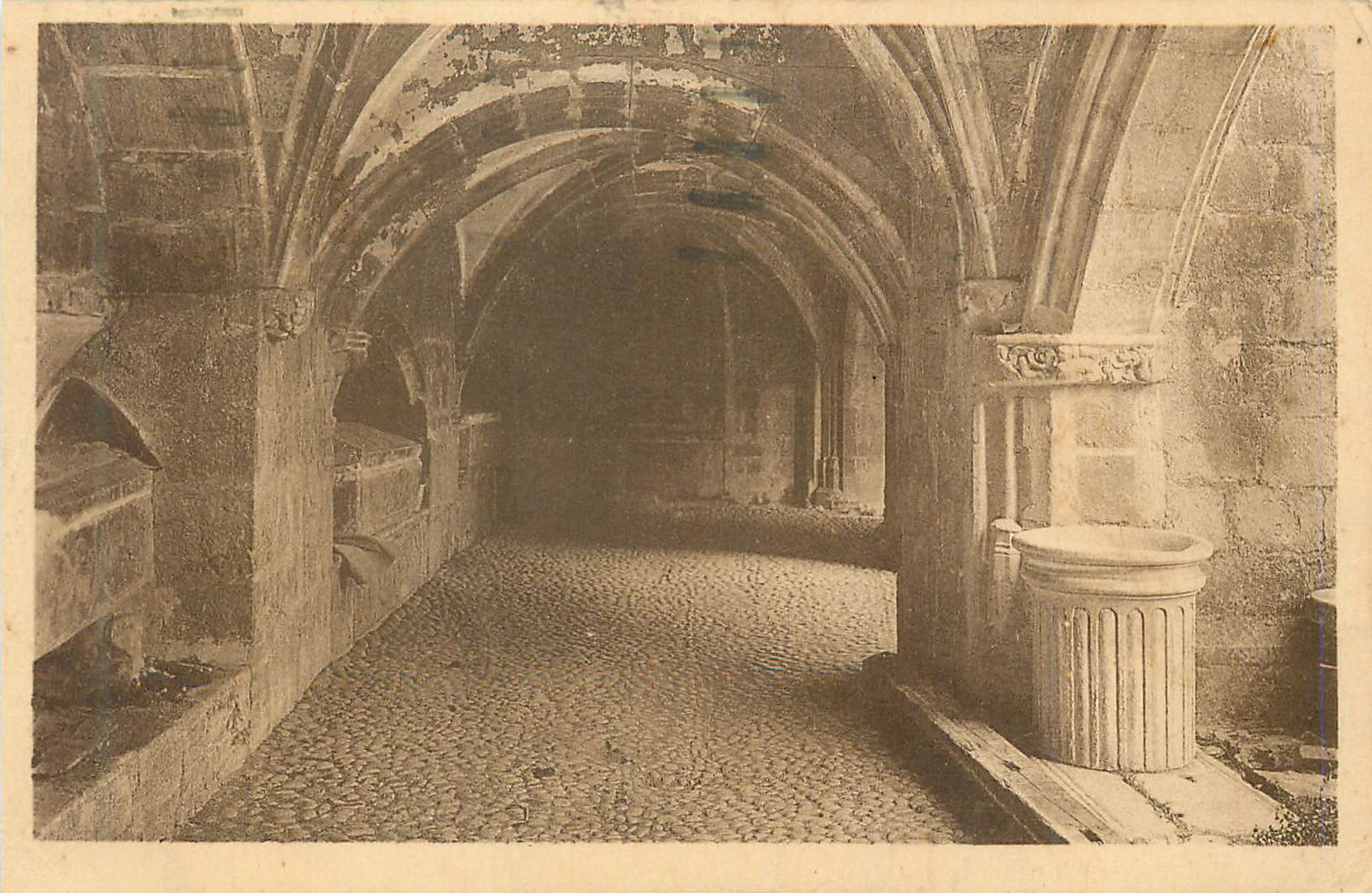 CPA Saint Bertrand de Comminges La Galerie des Tombeaux