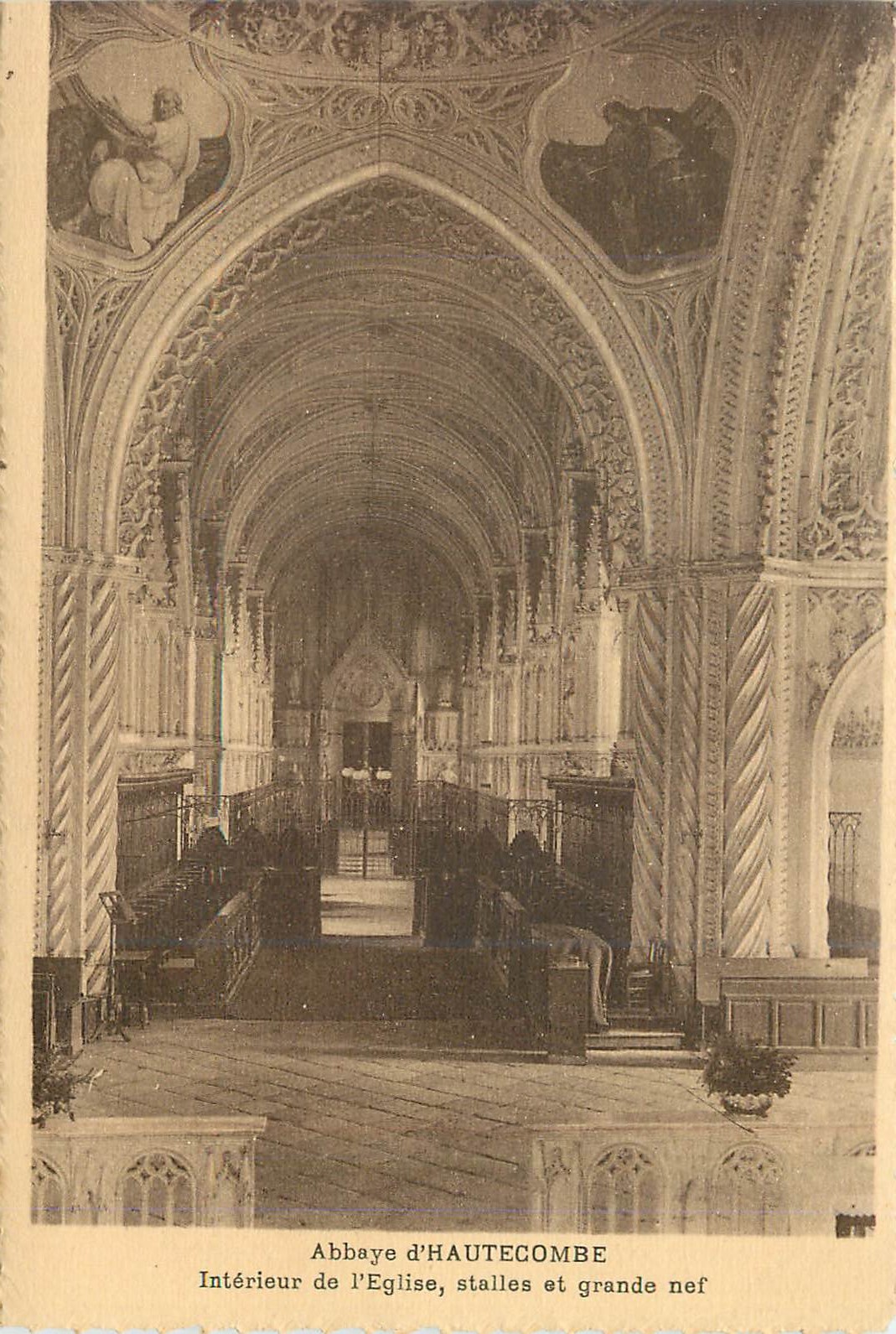 Intérieur de l'église, stalles et grande nef — Abbaye d'HAUTECOMBE