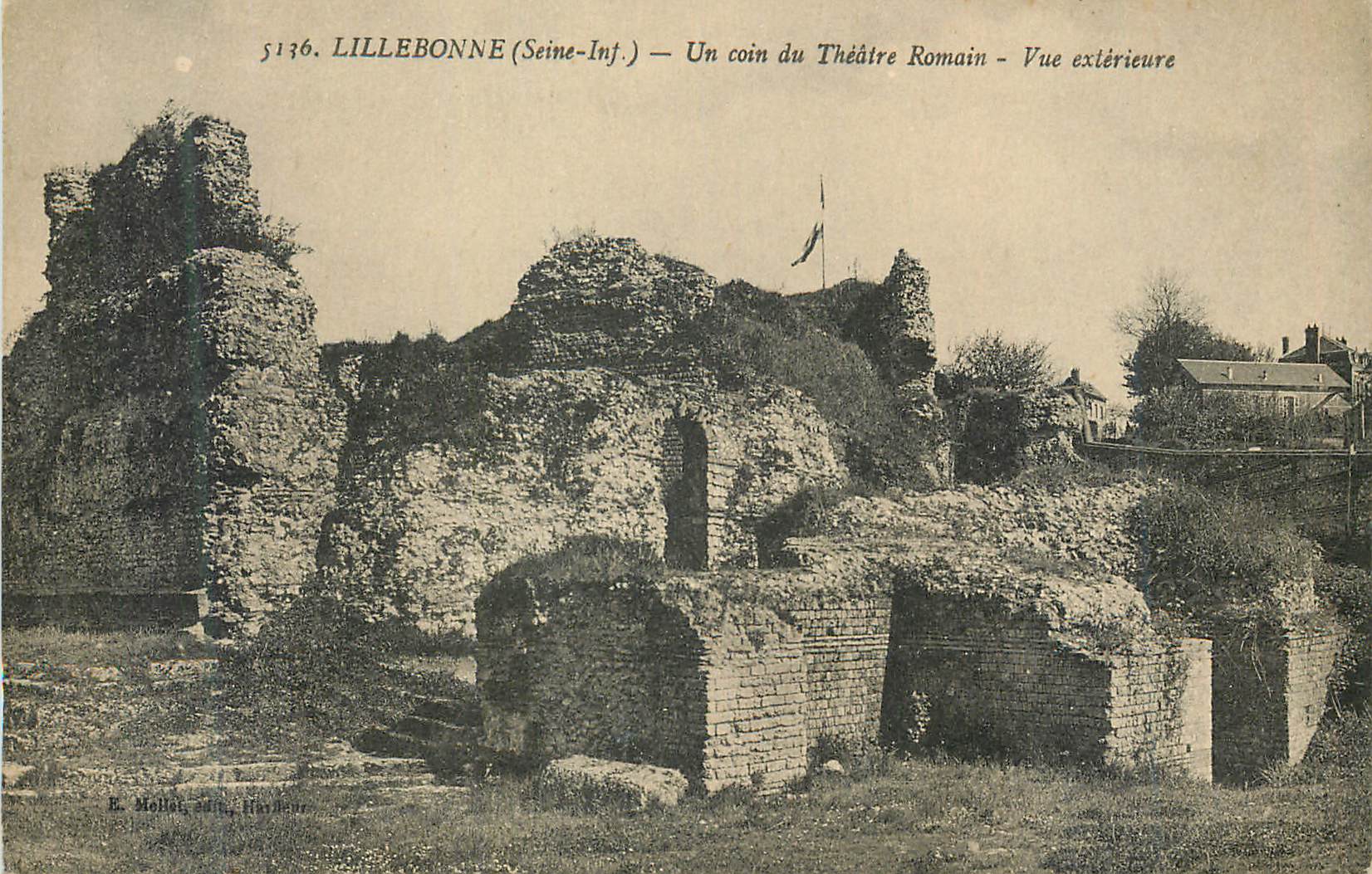 CPA Lillebonne (Seine Inf) Un Coin du Theatre Romain Vue Exterieure