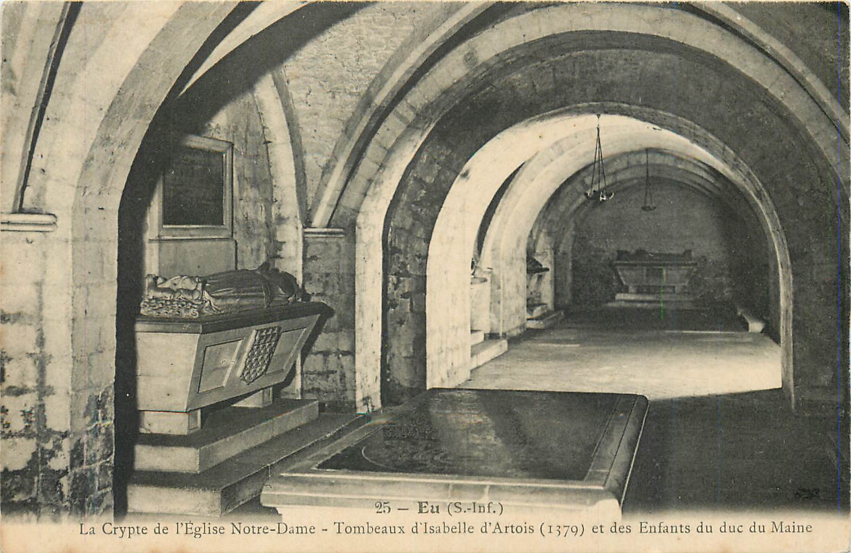 CPA Eu ( S Inf) La Crypte de l'Eglise Notre Dame Tombeaux d'Isabelle d'Artois (1379)