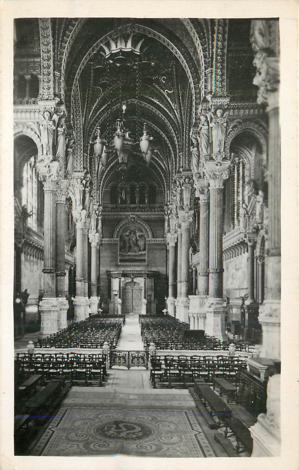 CPA Lyon Basilique de Fourviere La Grande Nef