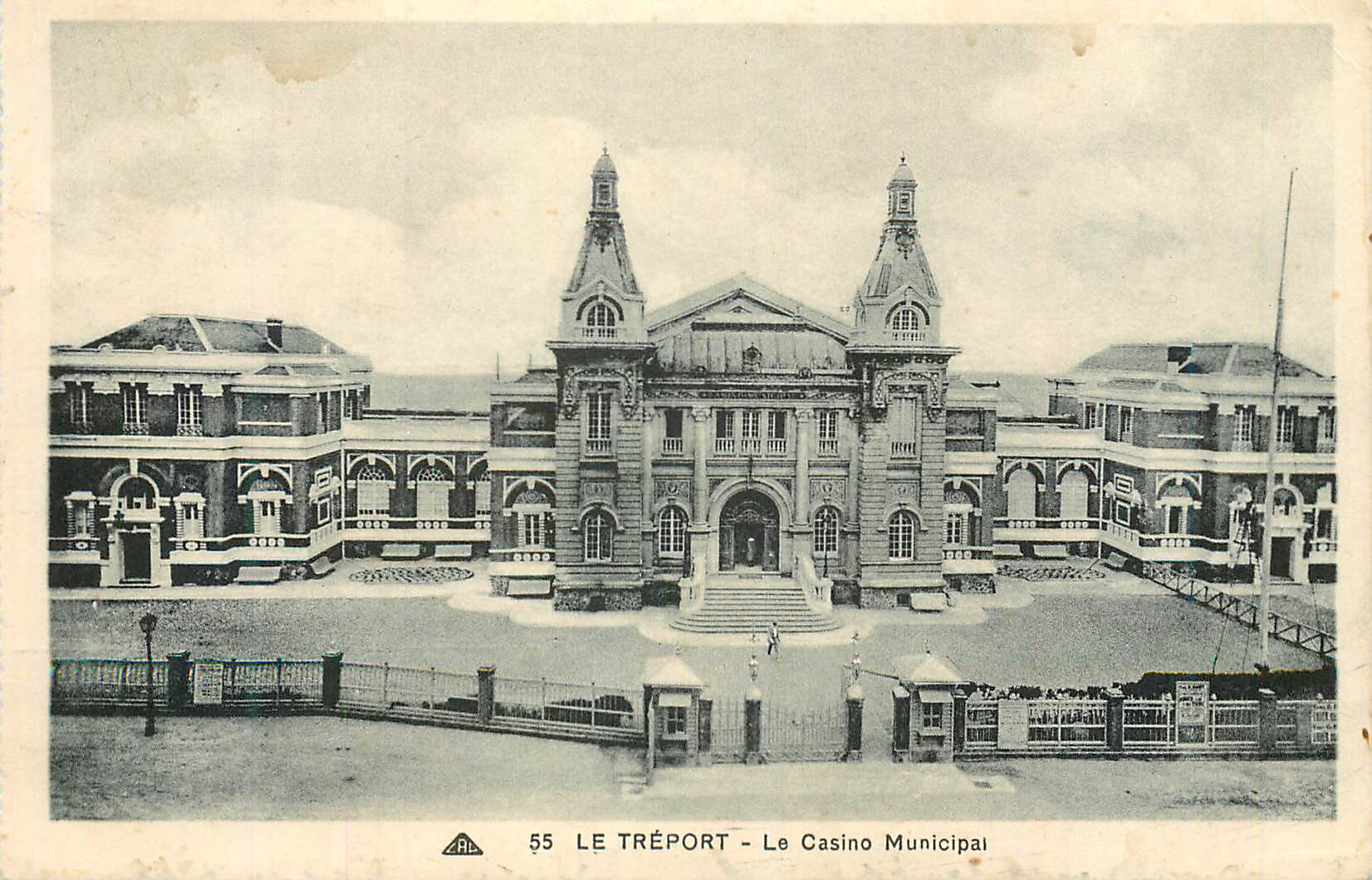 CPA Le Treport Le Casino Municipal
