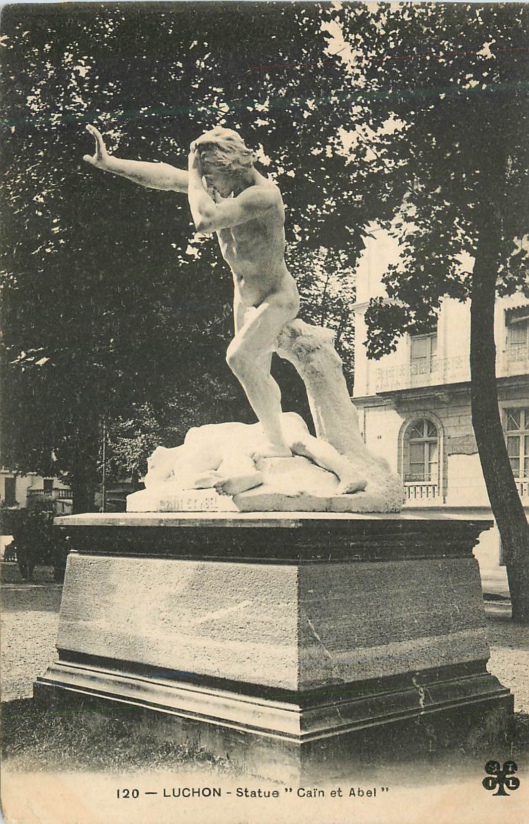 CPA Luchon Statue Cain et Abel