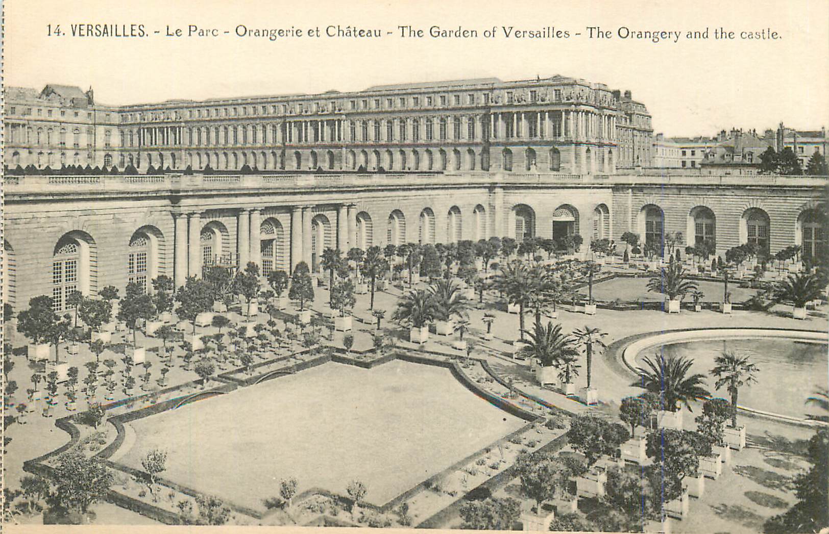 Versailles - Le Parc - Orangerie et Château - The Garden of Versailles - The Orangery and the castle.