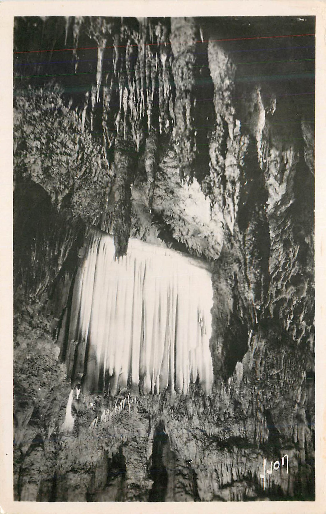 CPM Grotte des Demoiselles Route de Montpellier a Ganges La Caverne Merveilleuse Le Manteau Royal