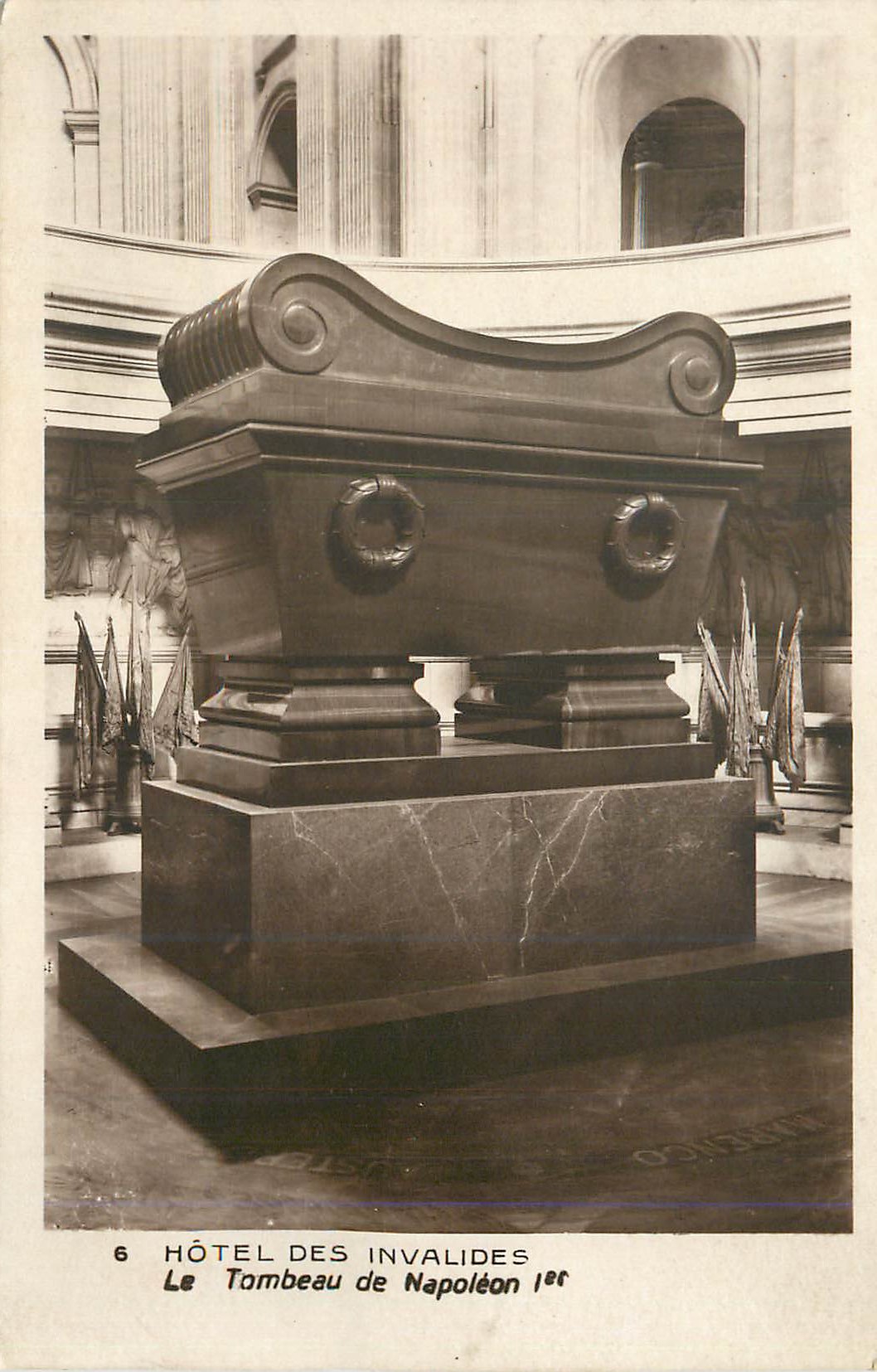 CPA Hotel des Invalides Le Tombeau de Napoleon 1er