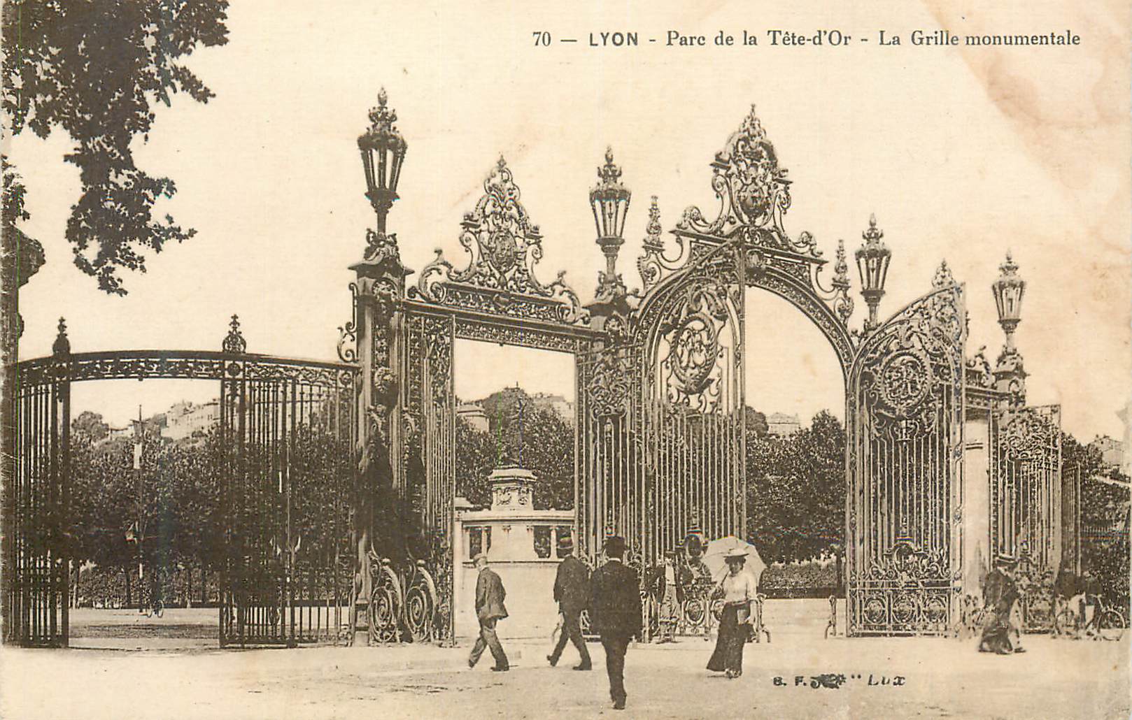CPA Lyon Parc de la Tete d'Or La Grille Monumentale