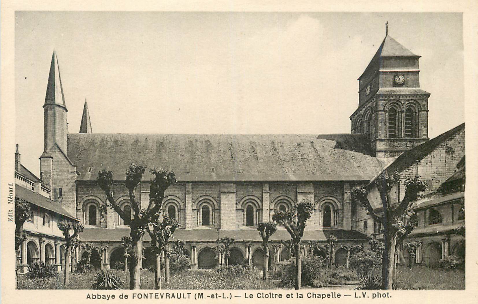CPA Abbaye de Fontervault (M et L) Le Cloitre et la Chapelle