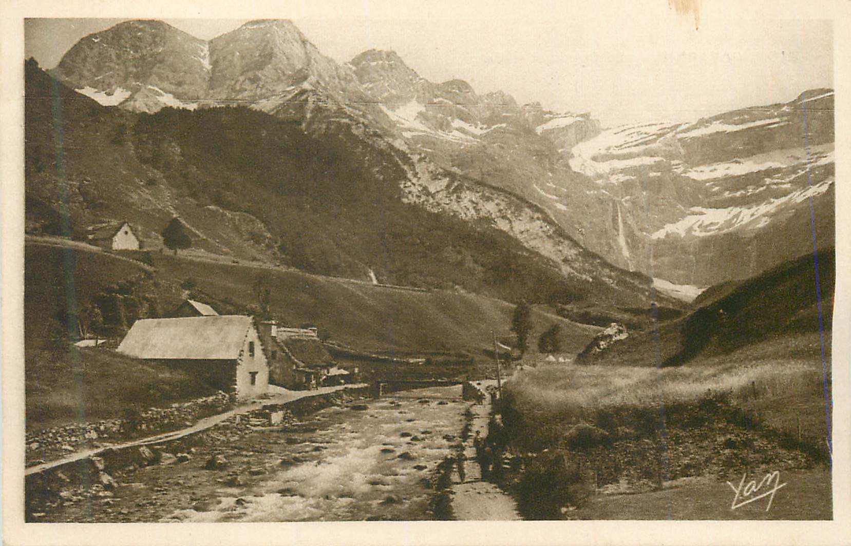 CPA Gavarnie Le Cirque et le Gave