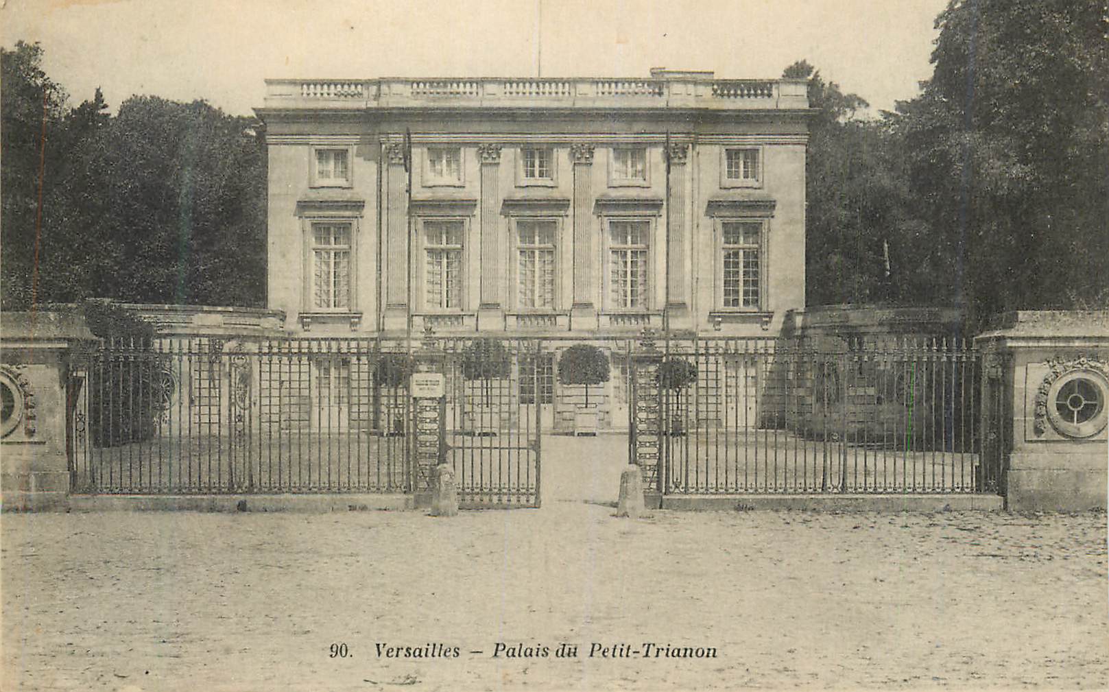 CPA Versailles Palais du Petit Trianon