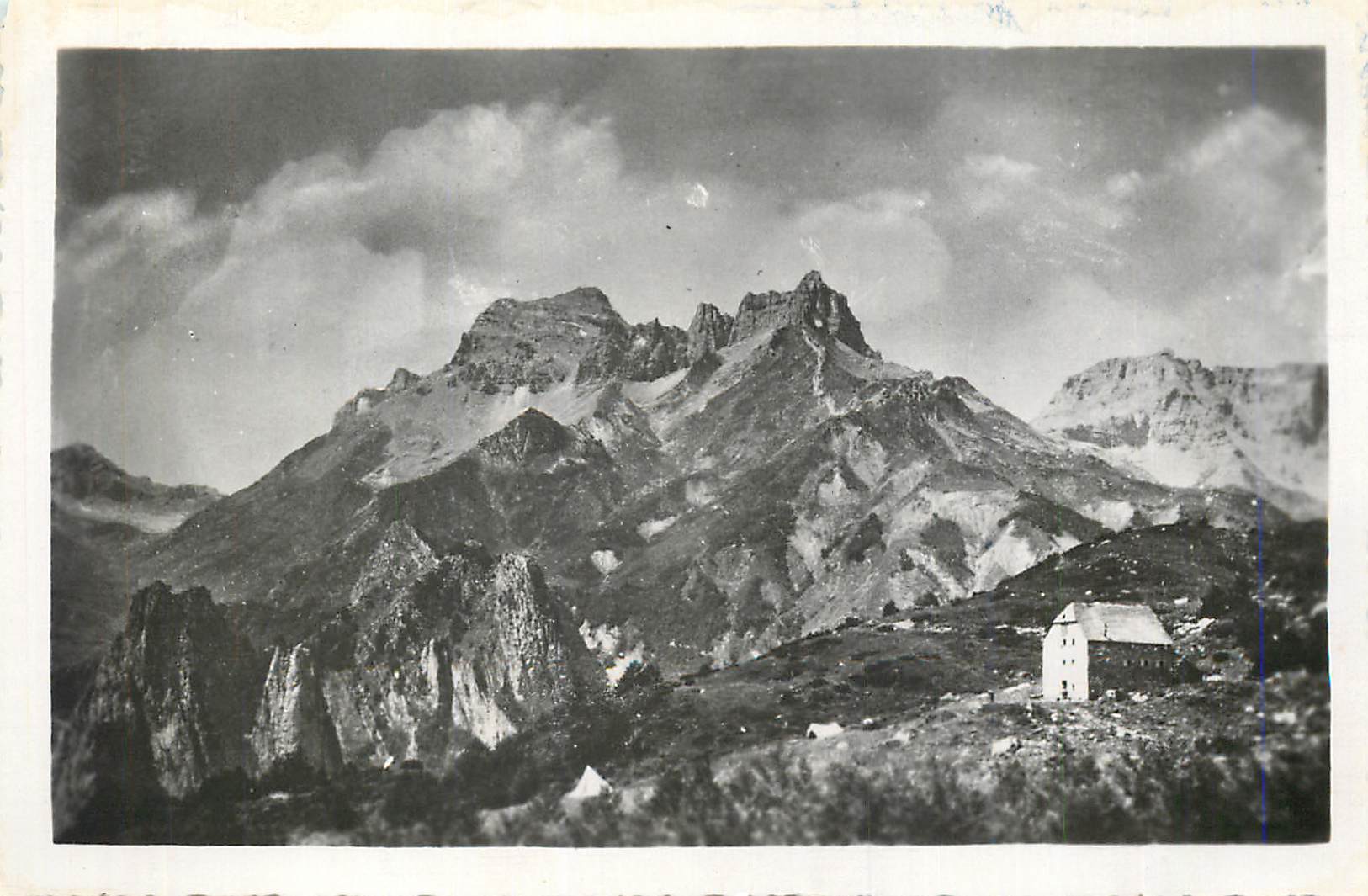 CPM La Haute Vallee d'Aspe (Bs Pyr) Lescun Refuge Laberouat du TCF