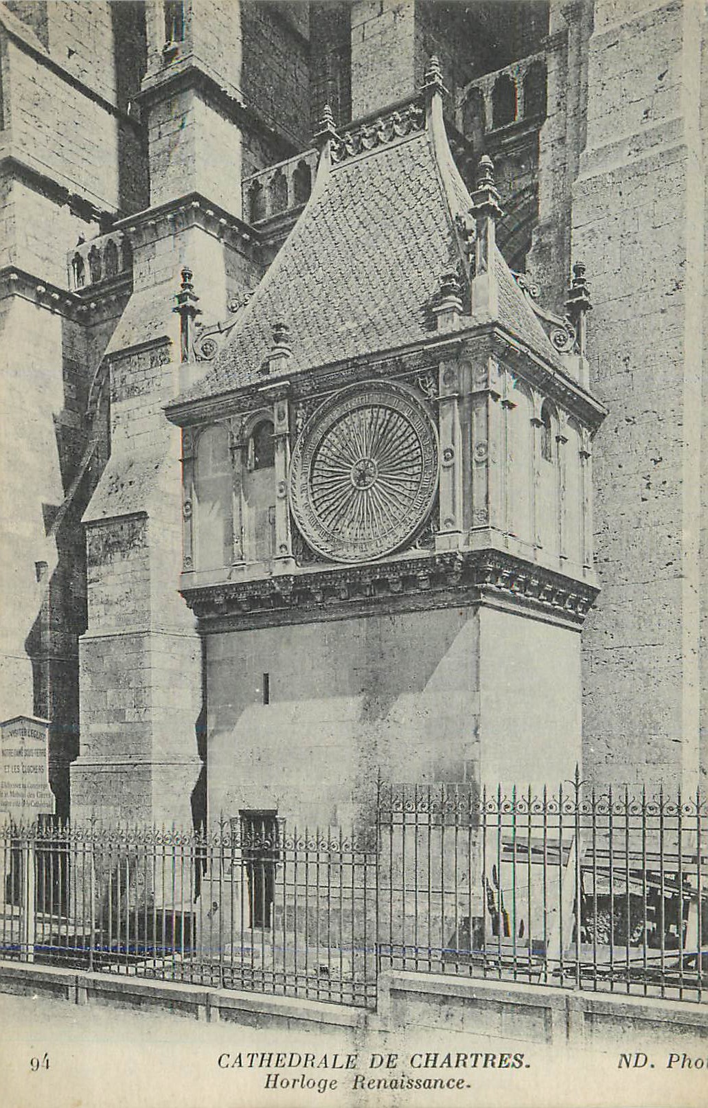 CPA Cathedrale de Chartres Horloge Renaissance