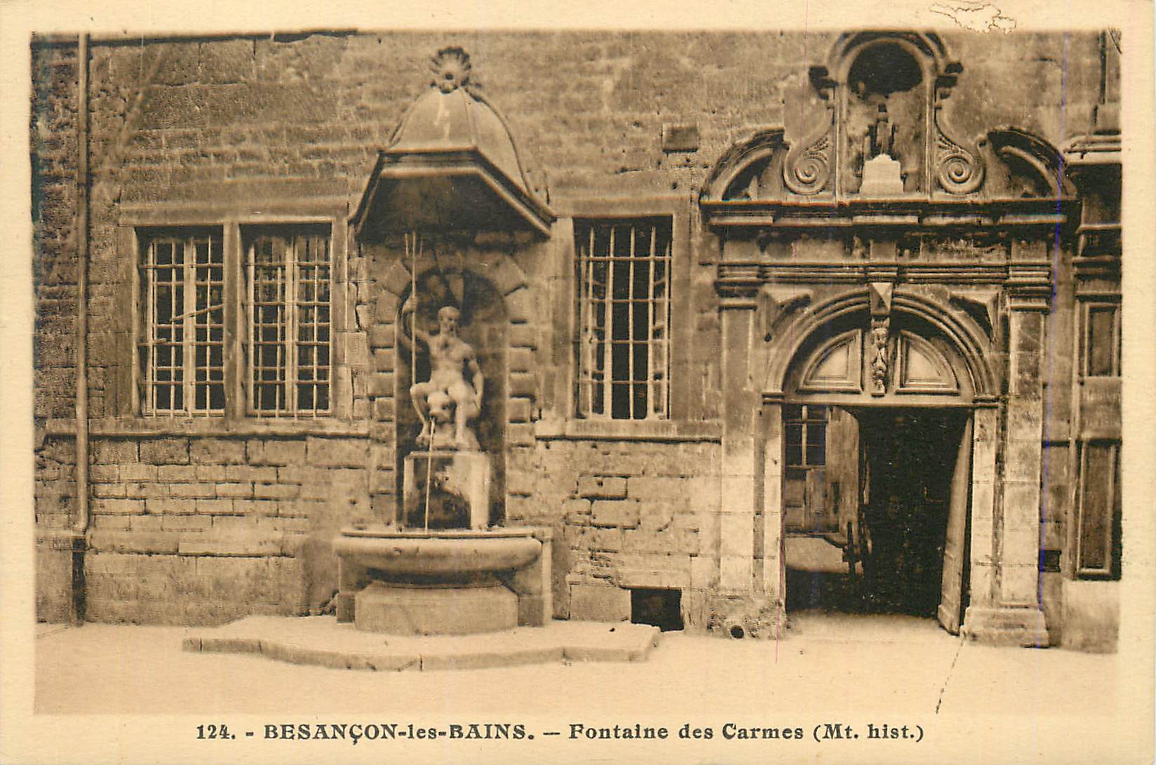 CPA Besancon les Bains Fontaine des Carmes (Mt Hist)