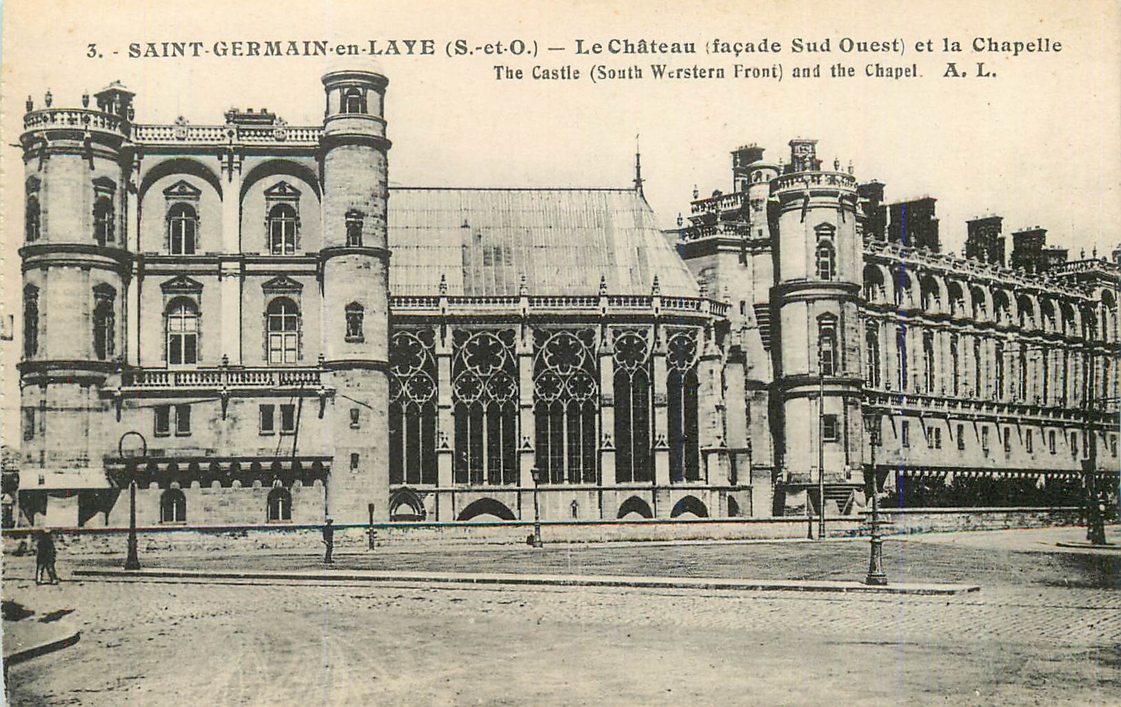 CPA Saint Germain en Laye (S et O) Le Chateau (Facade Sud Ouest) et la Chapelle