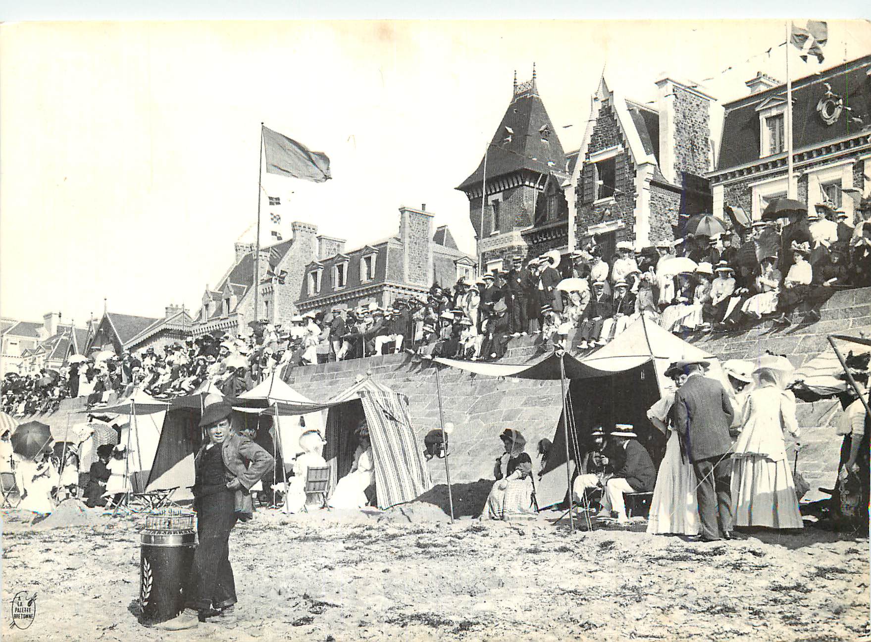 Fête sur la plage à Deauville — éditeur Léon Pallet, N° 1234