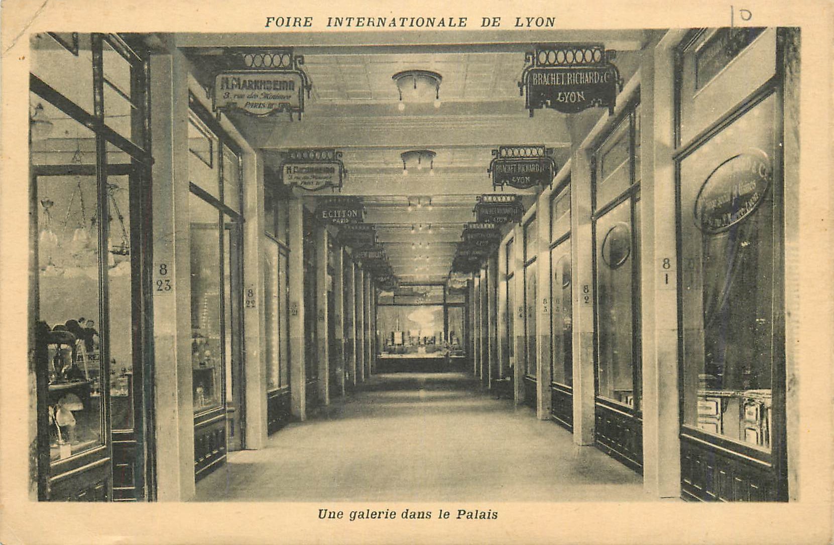 CPA Foire Internationale de Lyon Une Galerie dans le Palais